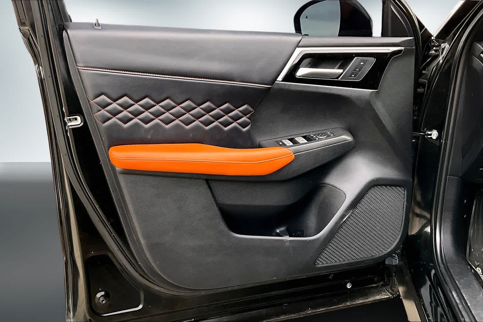 Thumbnail: 2022 Mitsubishi Outlander - 25