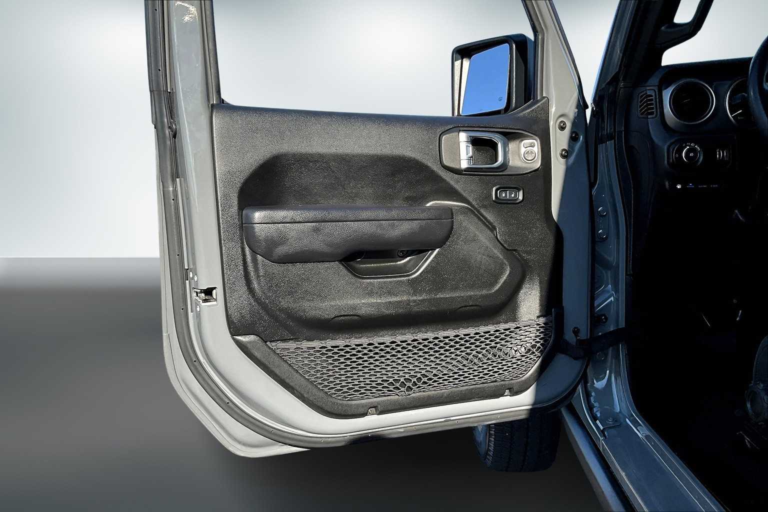 Thumbnail: 2023 Jeep Wrangler - 26