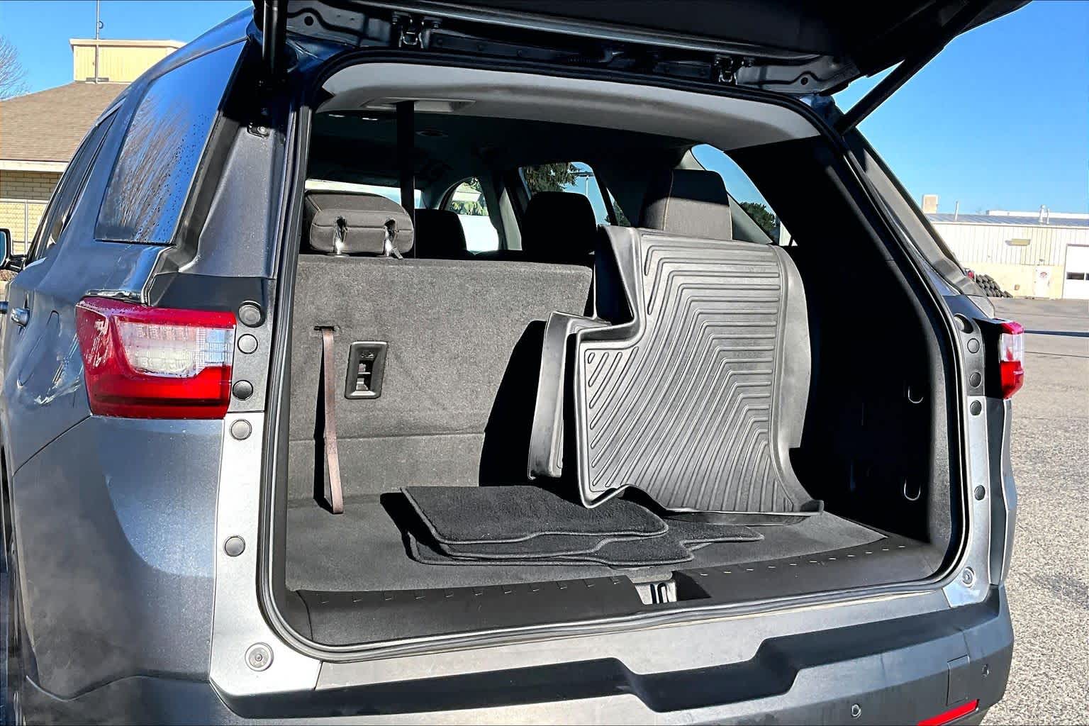 Thumbnail: 2019 Chevrolet Traverse - 18