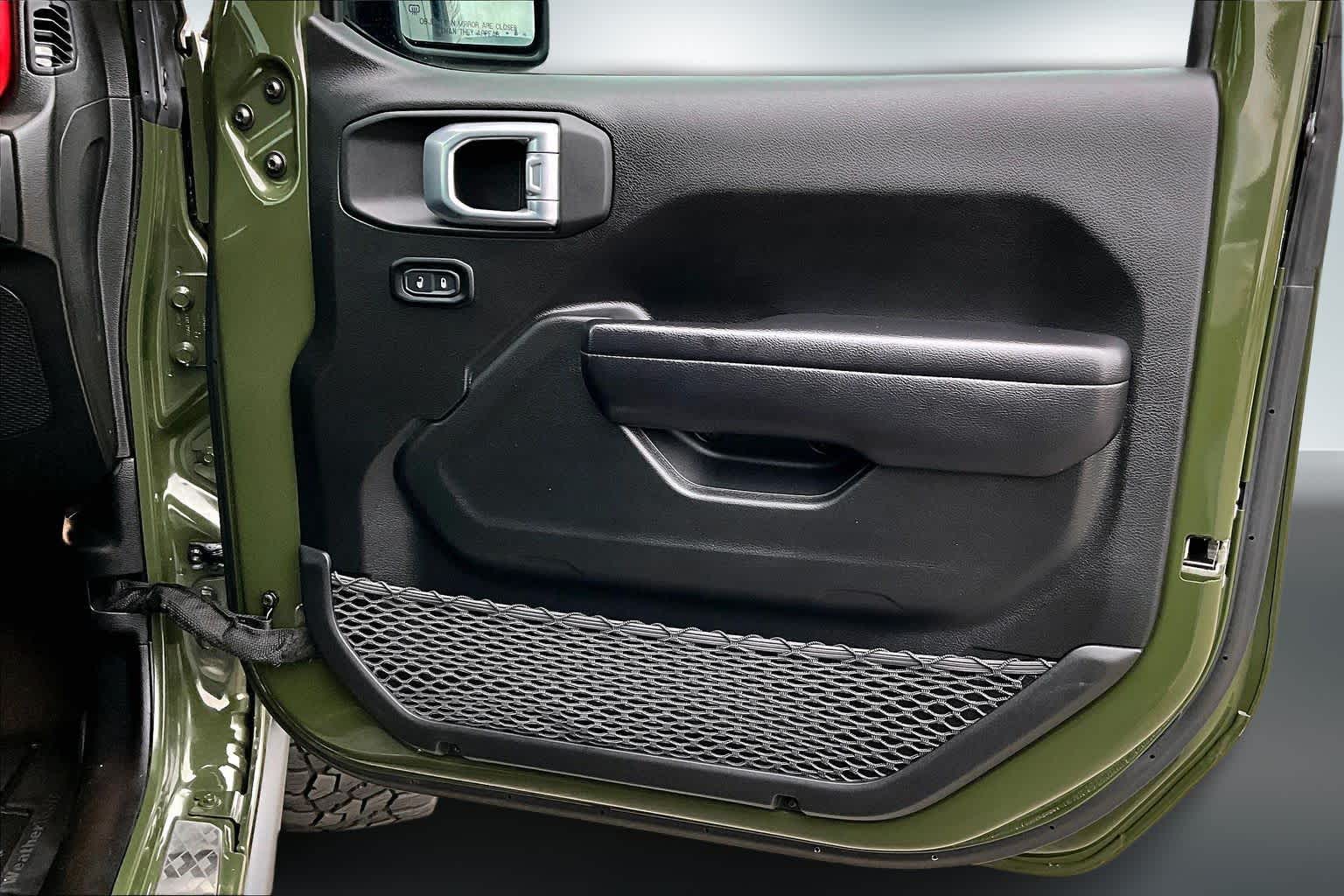 Thumbnail: 2021 Jeep Gladiator - 28