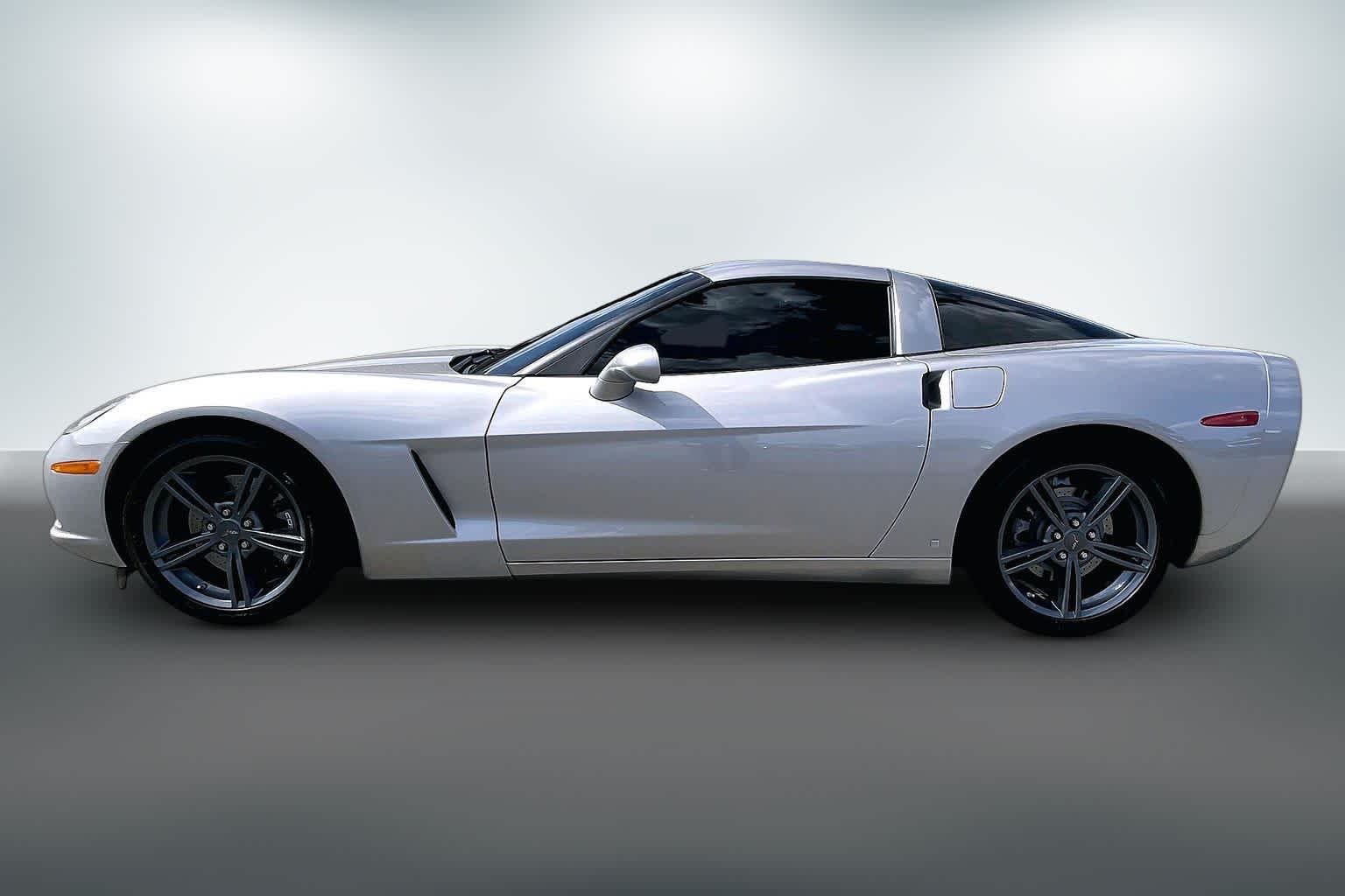Thumbnail: 2008 Chevrolet Corvette - 3