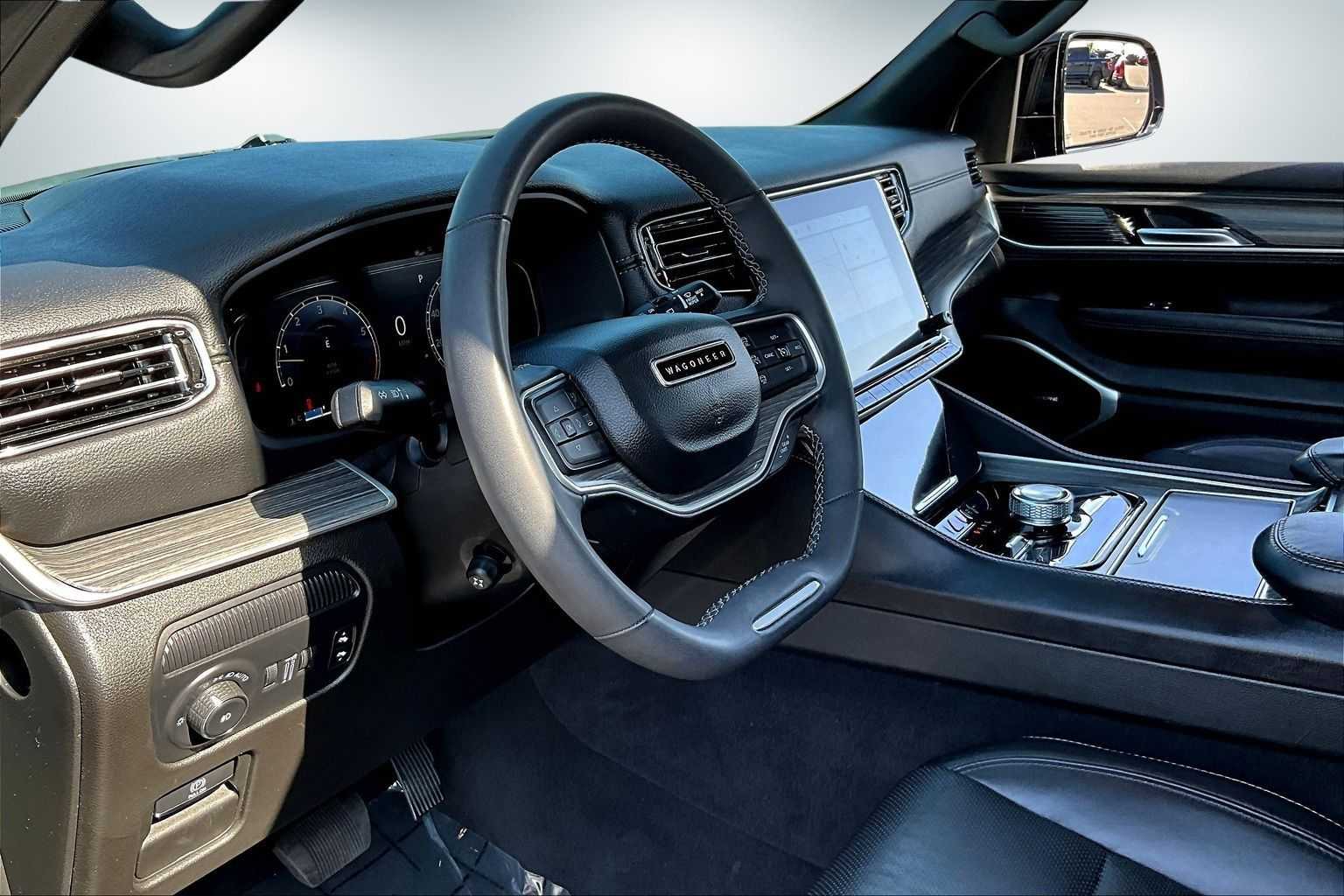Thumbnail: 2023 Jeep Wagoneer - 2