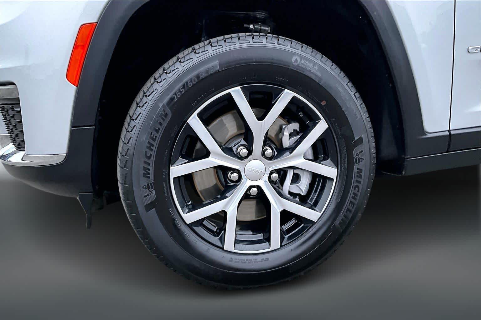 Thumbnail: 2024 Jeep Grand Cherokee L - 8