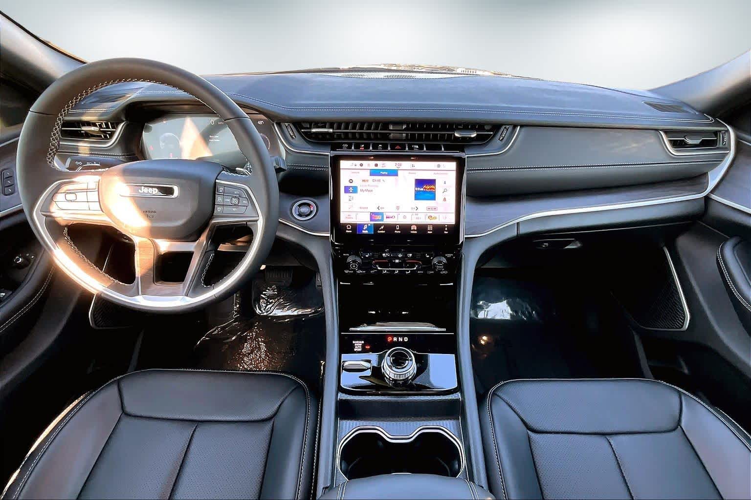 Thumbnail: 2025 Jeep Grand Cherokee - 10