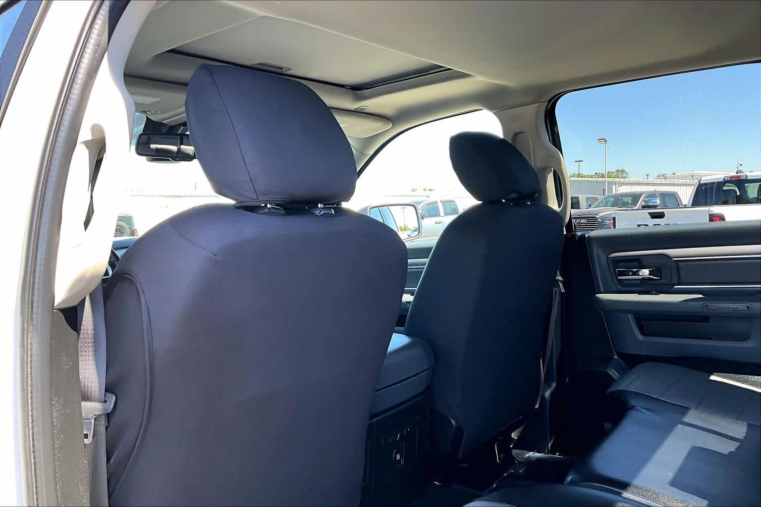 Thumbnail: 2019 RAM 1500 Classic - 12