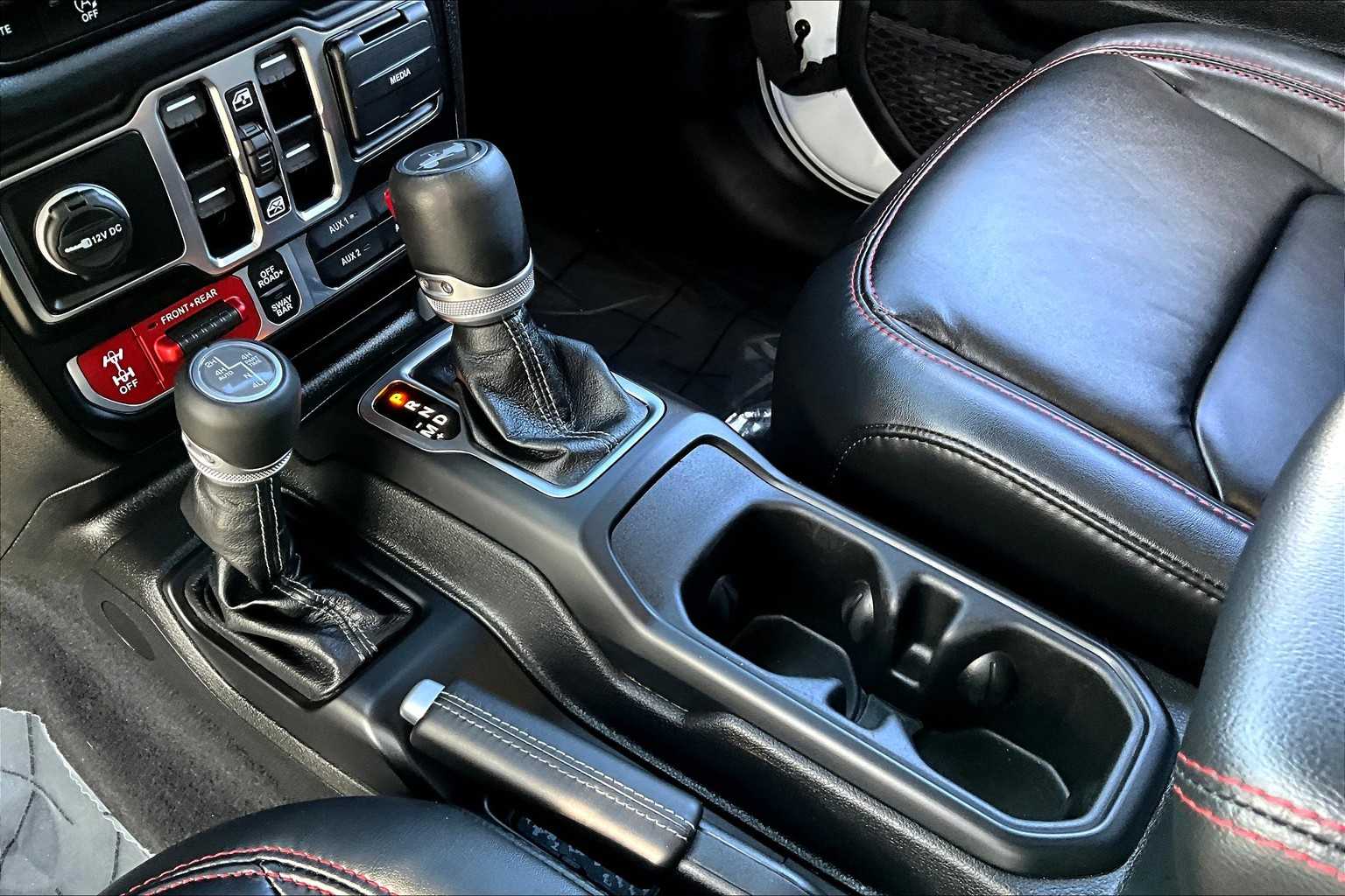 Thumbnail: 2024 Jeep Wrangler - 15