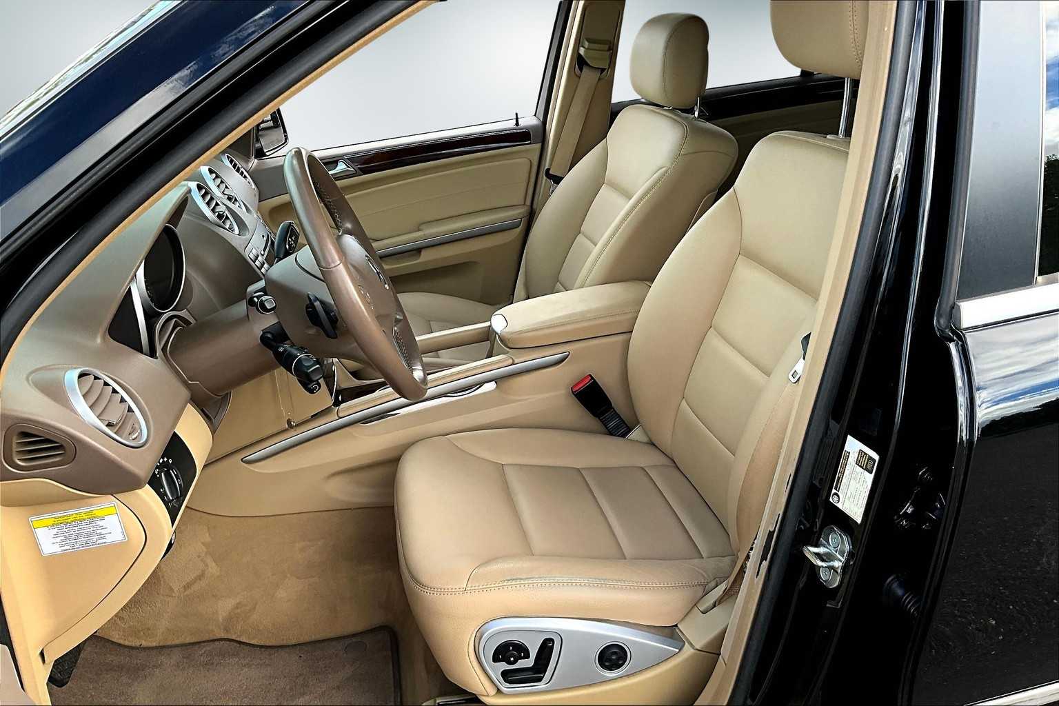 Thumbnail: 2011 Mercedes-Benz M-Class - 11