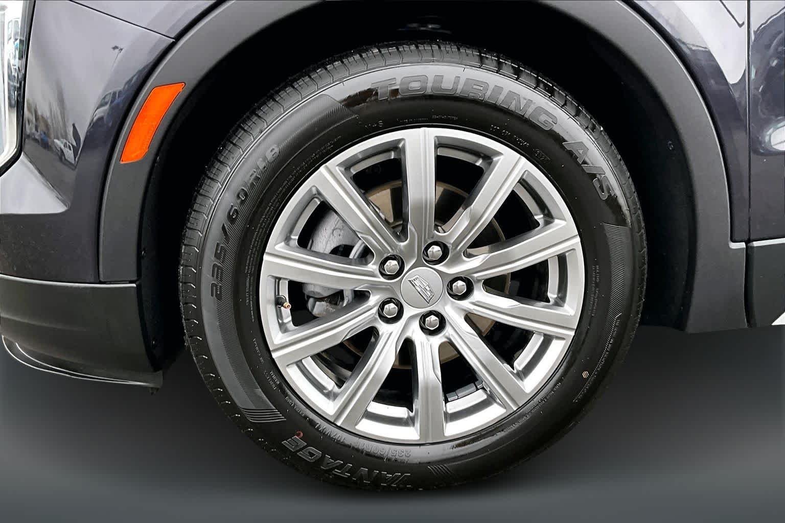 Thumbnail: 2023 Cadillac XT4 - 8