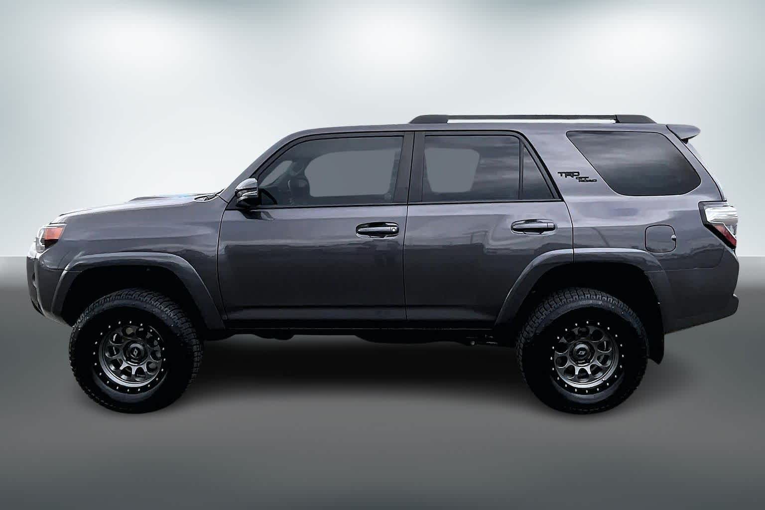 Thumbnail: 2019 Toyota 4Runner - 3
