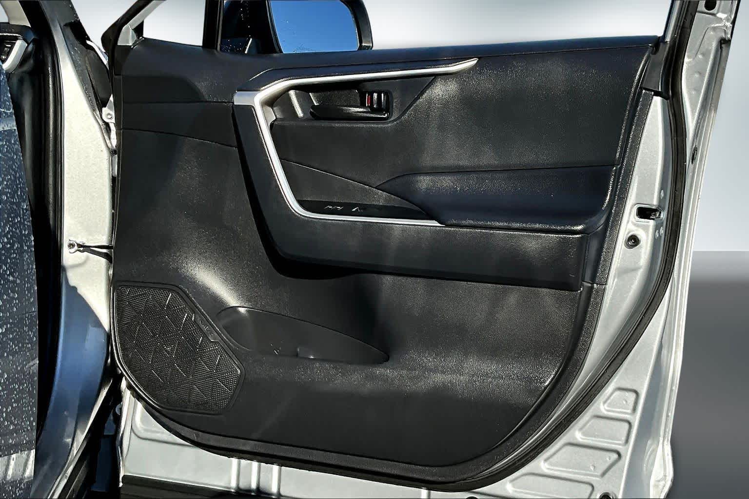 Thumbnail: 2024 Toyota RAV4 - 28