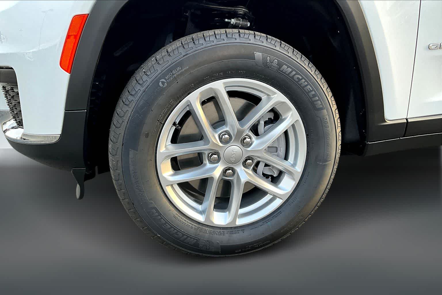 Thumbnail: 2025 Jeep Grand Cherokee - 8