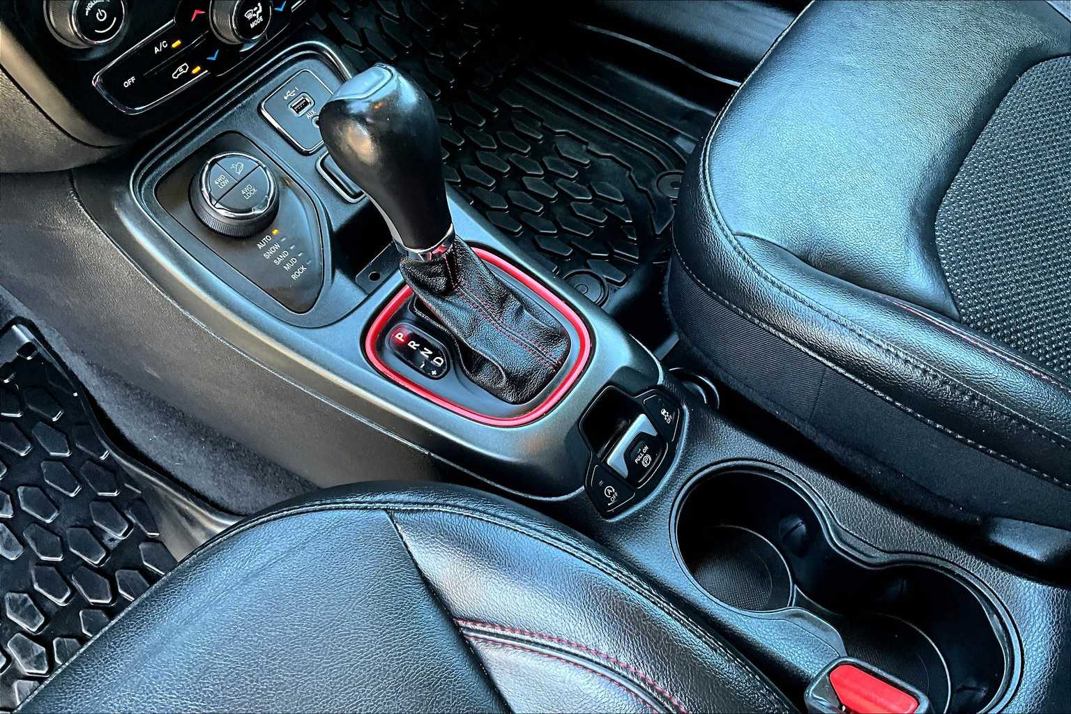 Thumbnail: 2020 Jeep Compass - 16