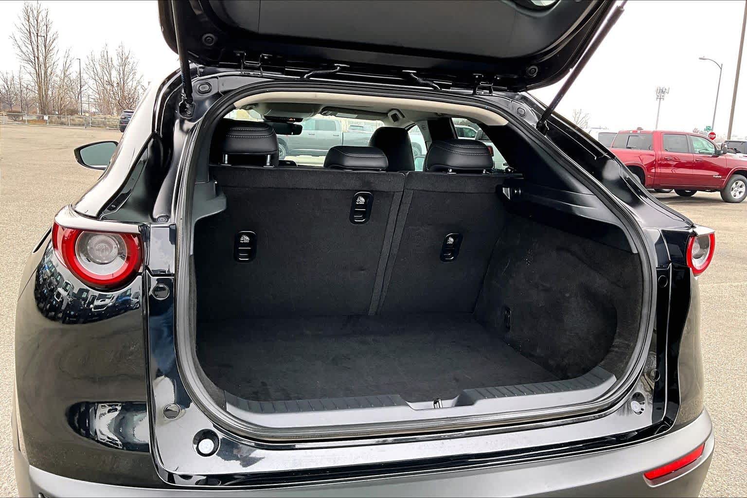 Thumbnail: 2025 Mazda CX-30 - 18