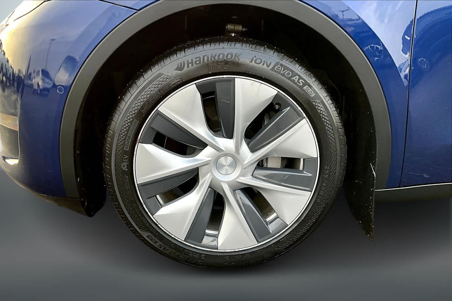 Thumbnail: 2021 Tesla Model Y - 8