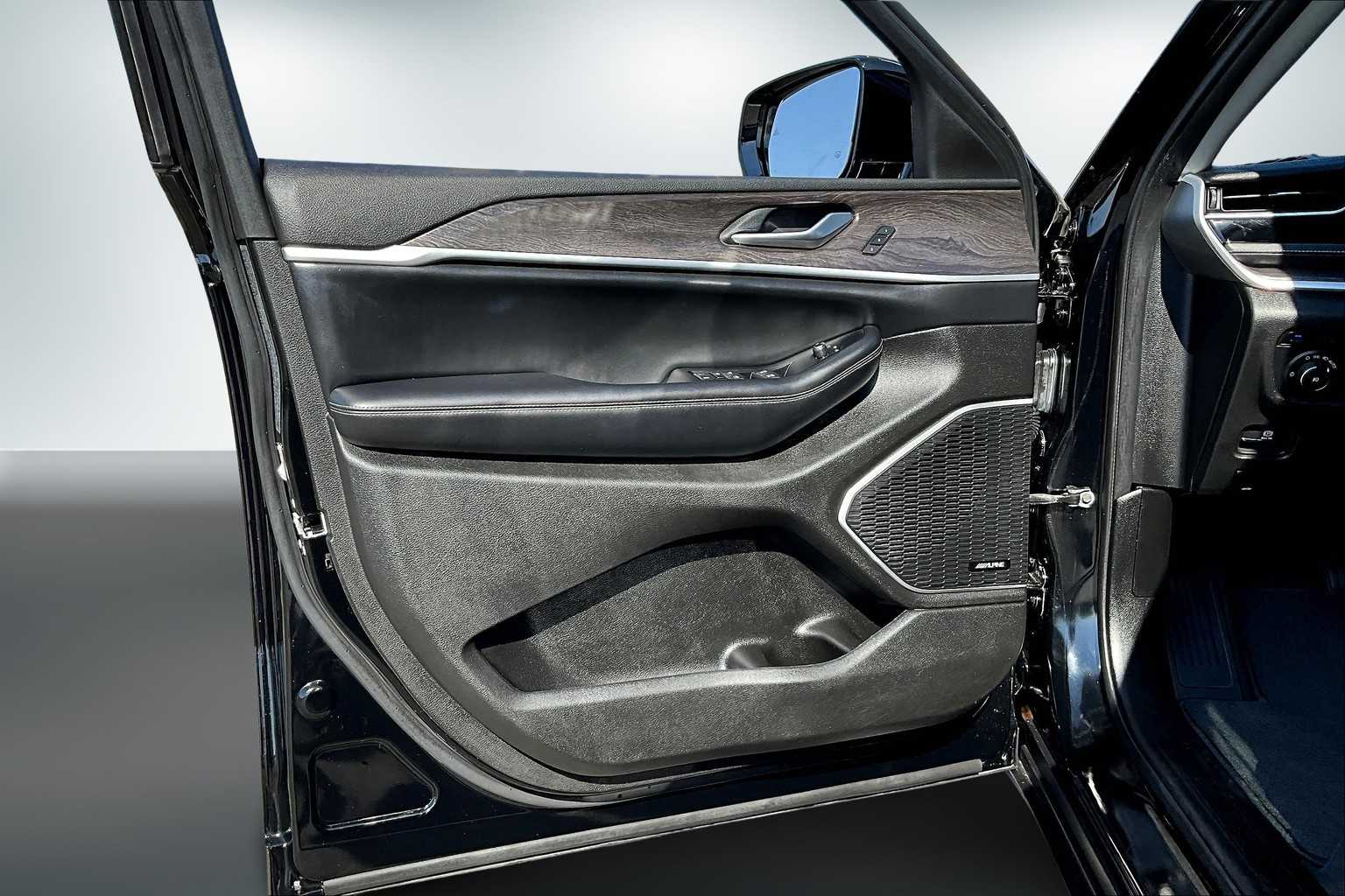 Thumbnail: 2023 Jeep Grand Cherokee - 27