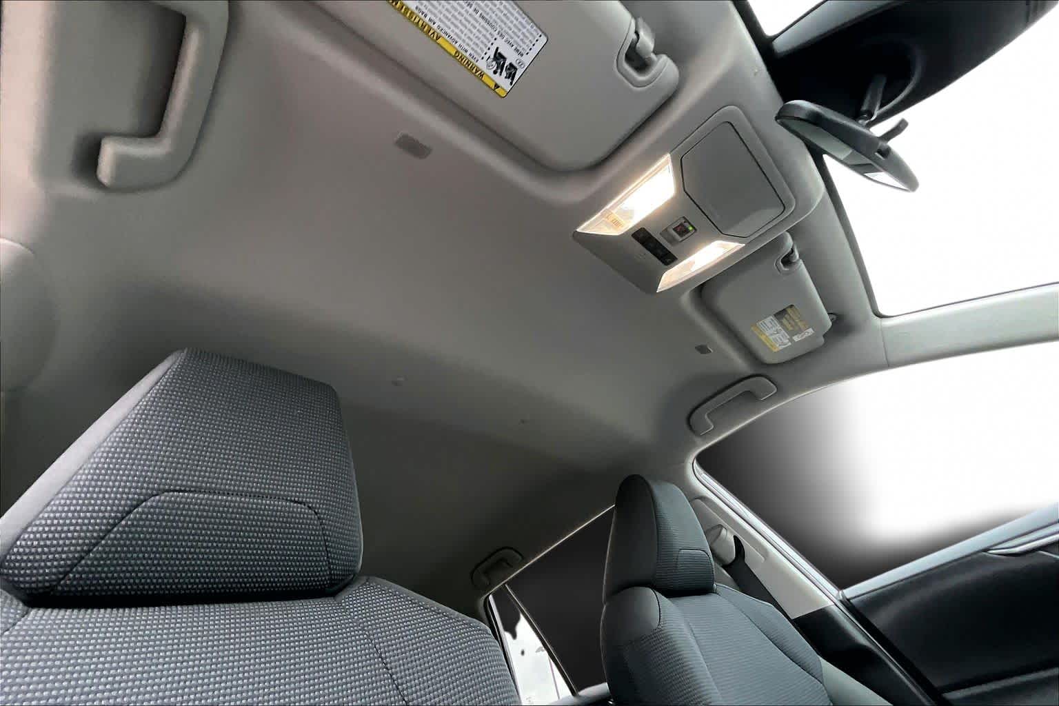 Thumbnail: 2024 Toyota RAV4 - 31