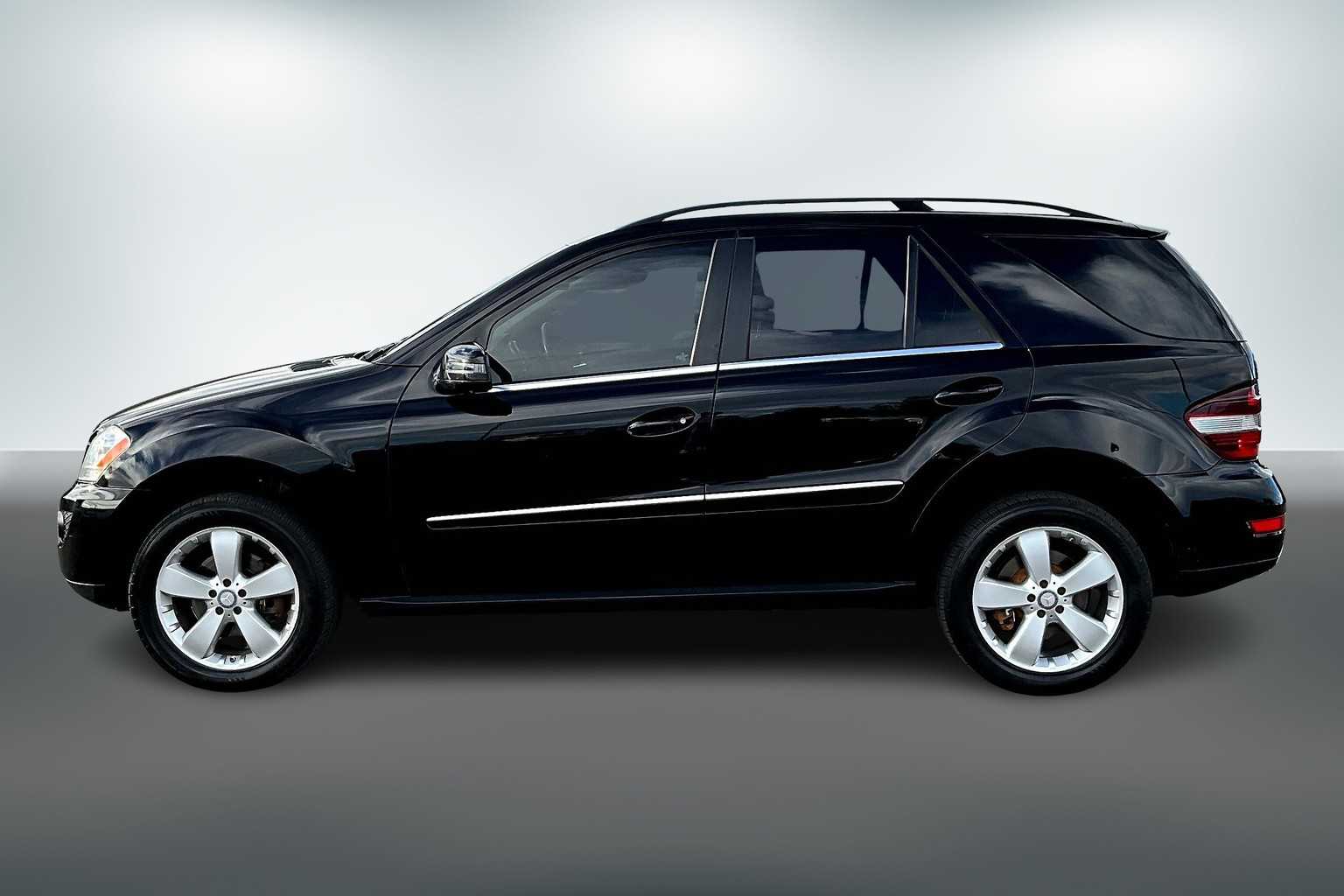 Thumbnail: 2011 Mercedes-Benz M-Class - 3