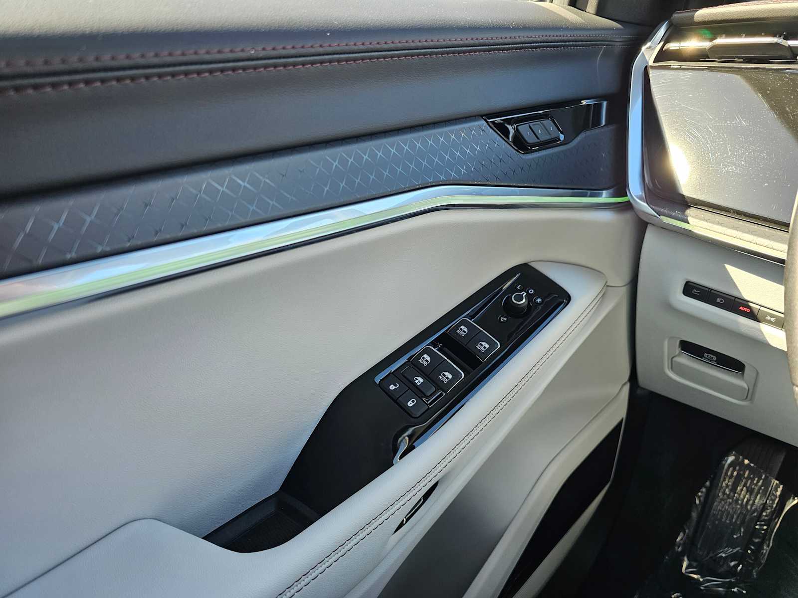 Thumbnail: 2025 Jeep Wagoneer S - 26