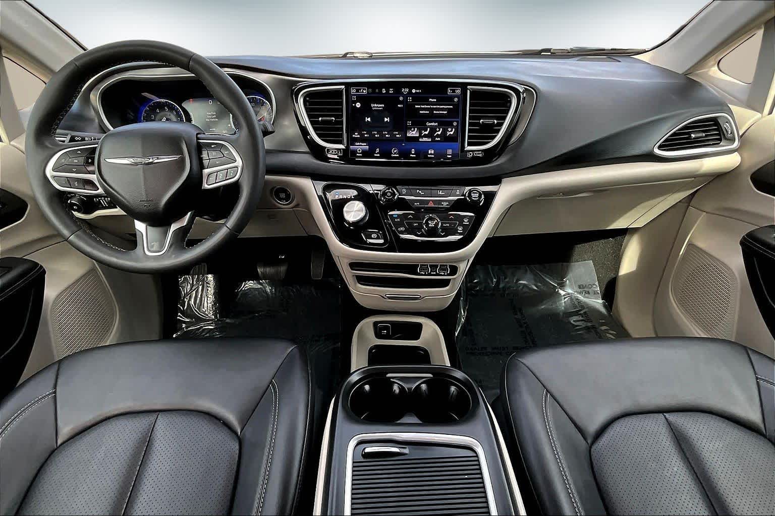 Thumbnail: 2024 Chrysler Pacifica - 10