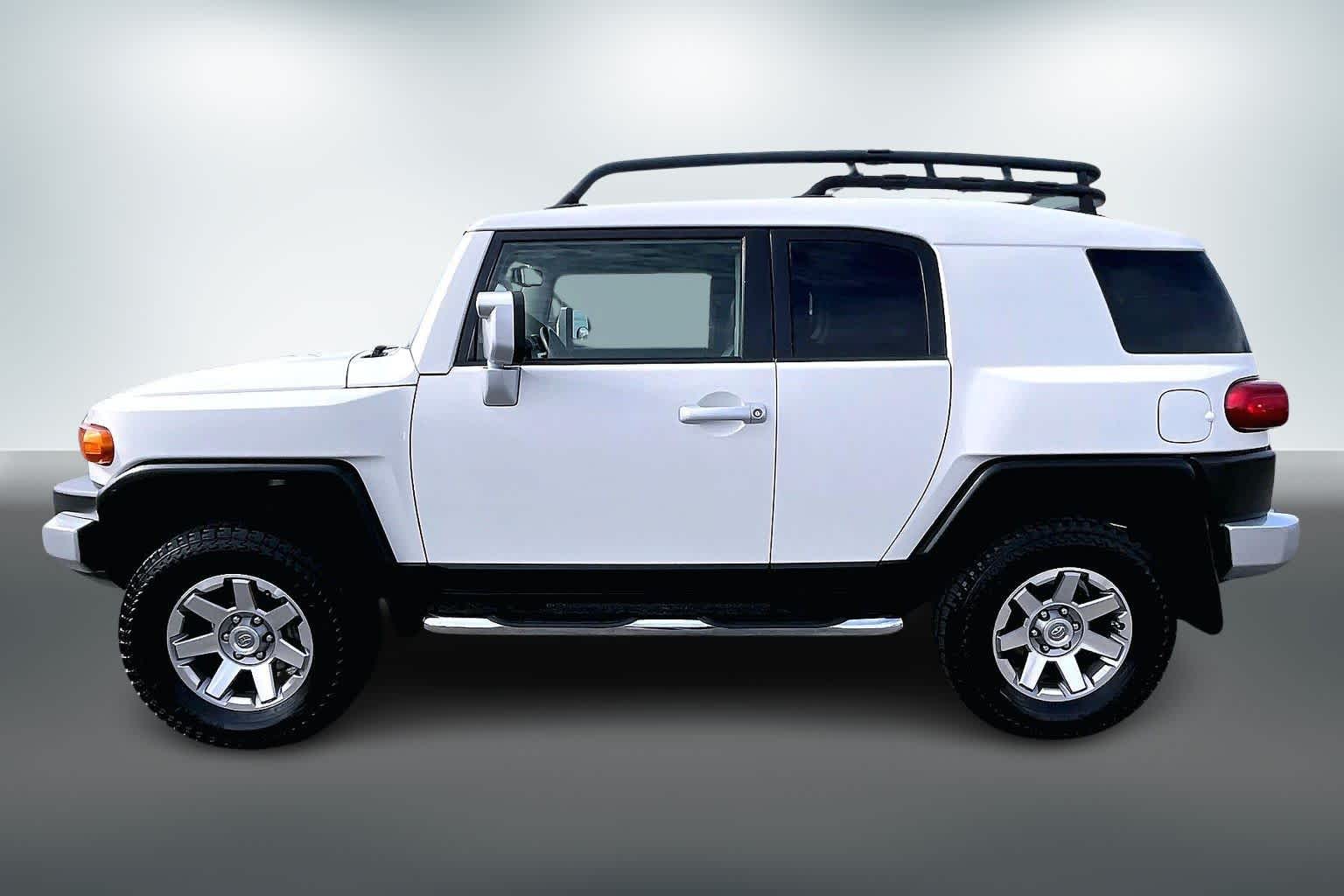 Thumbnail: 2014 Toyota FJ Cruiser - 3