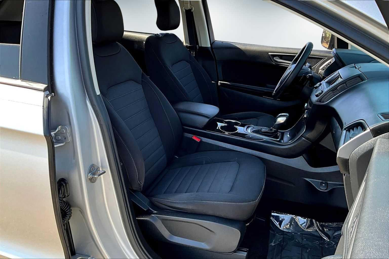 Thumbnail: 2017 Ford Edge - 11