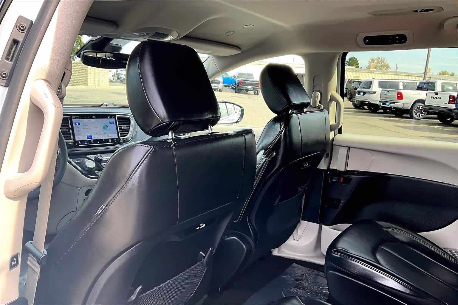 Thumbnail: 2024 Chrysler Pacifica - 12