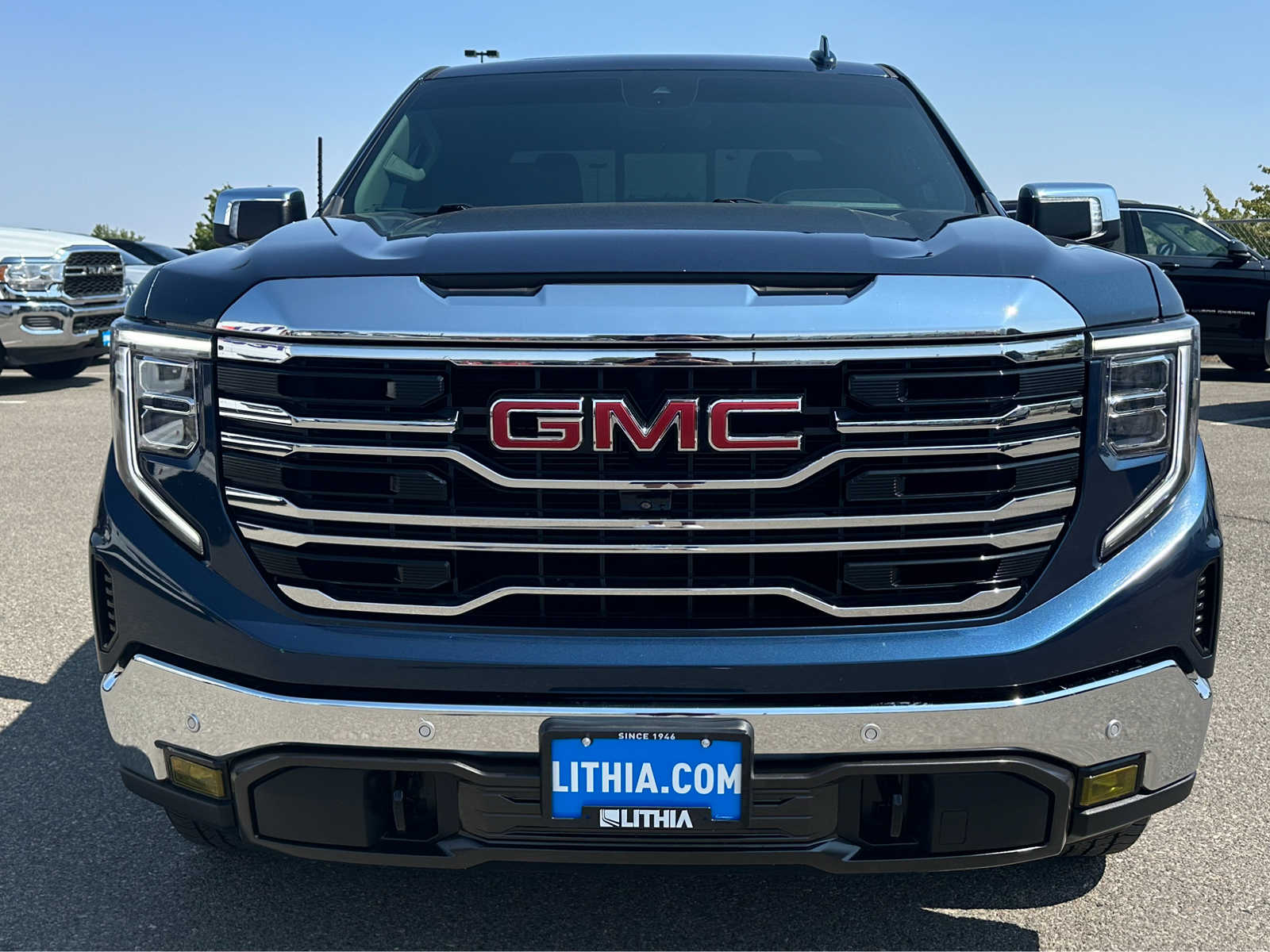 2022 GMC Sierra 1500 SLT 3