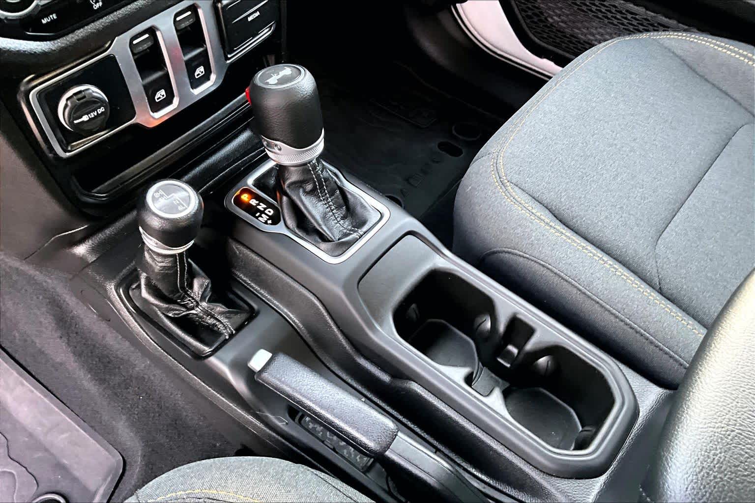 Thumbnail: 2025 Jeep Wrangler - 15