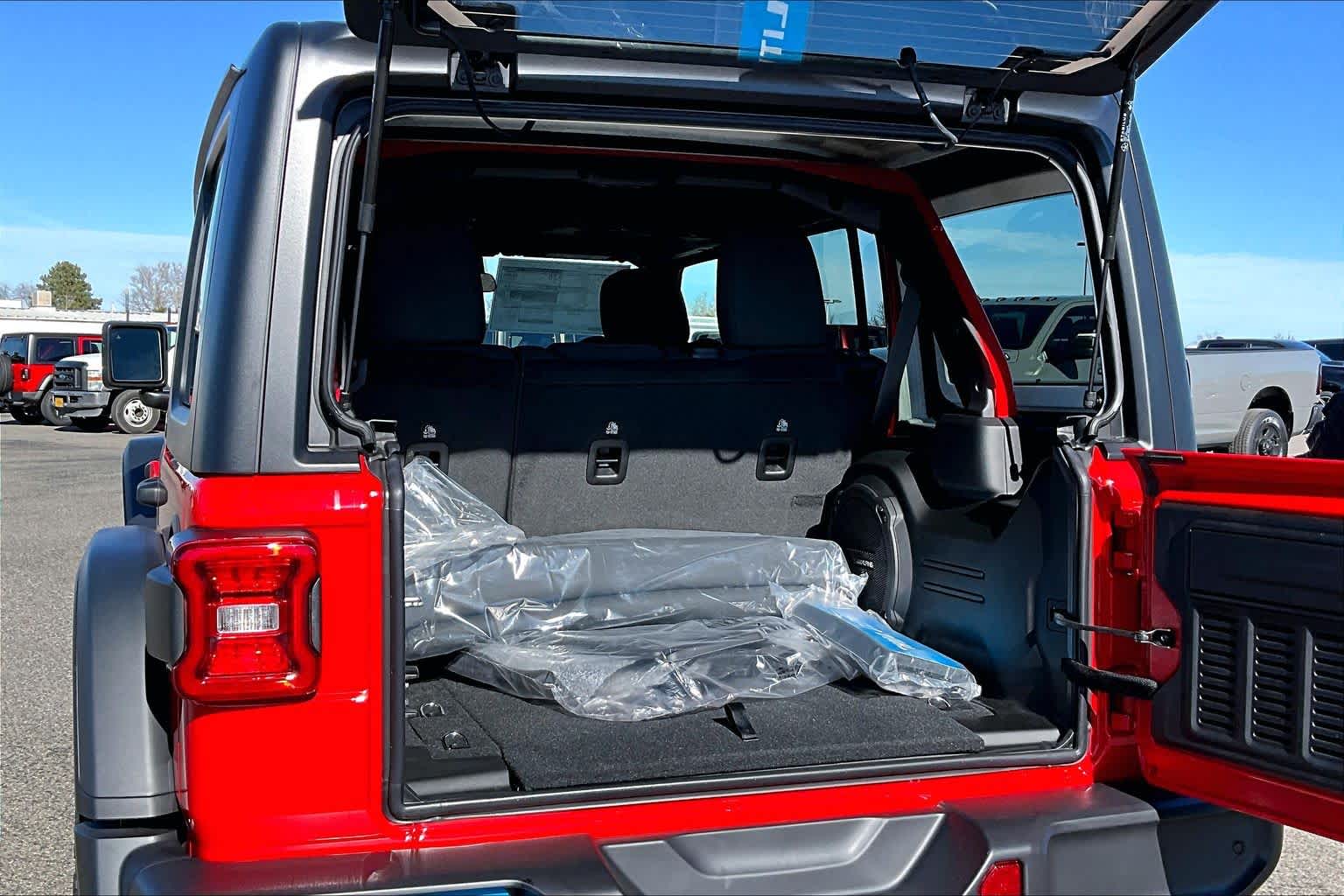 Thumbnail: 2026 Jeep Wrangler - 18