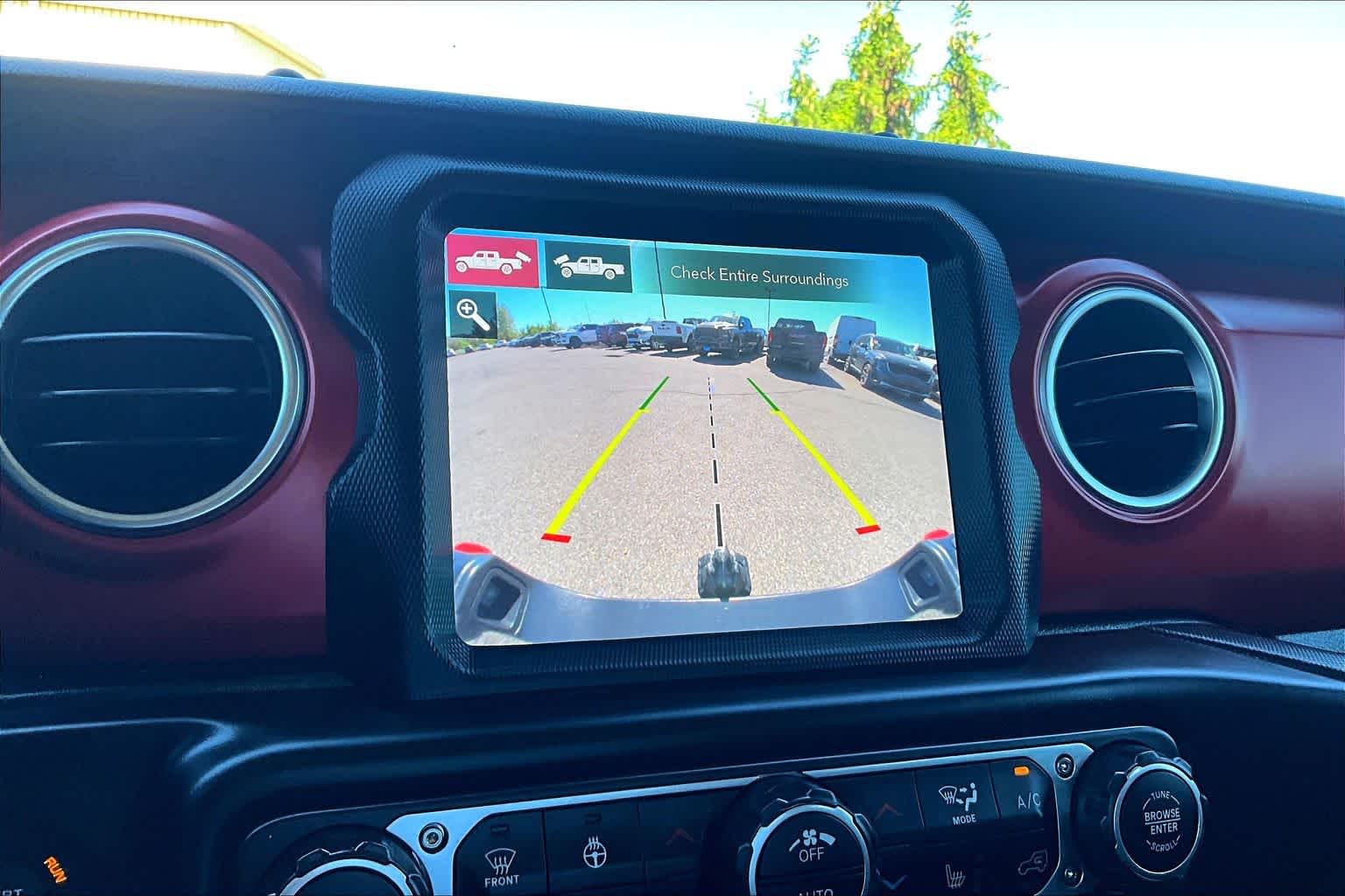 Thumbnail: 2022 Jeep Gladiator - 25