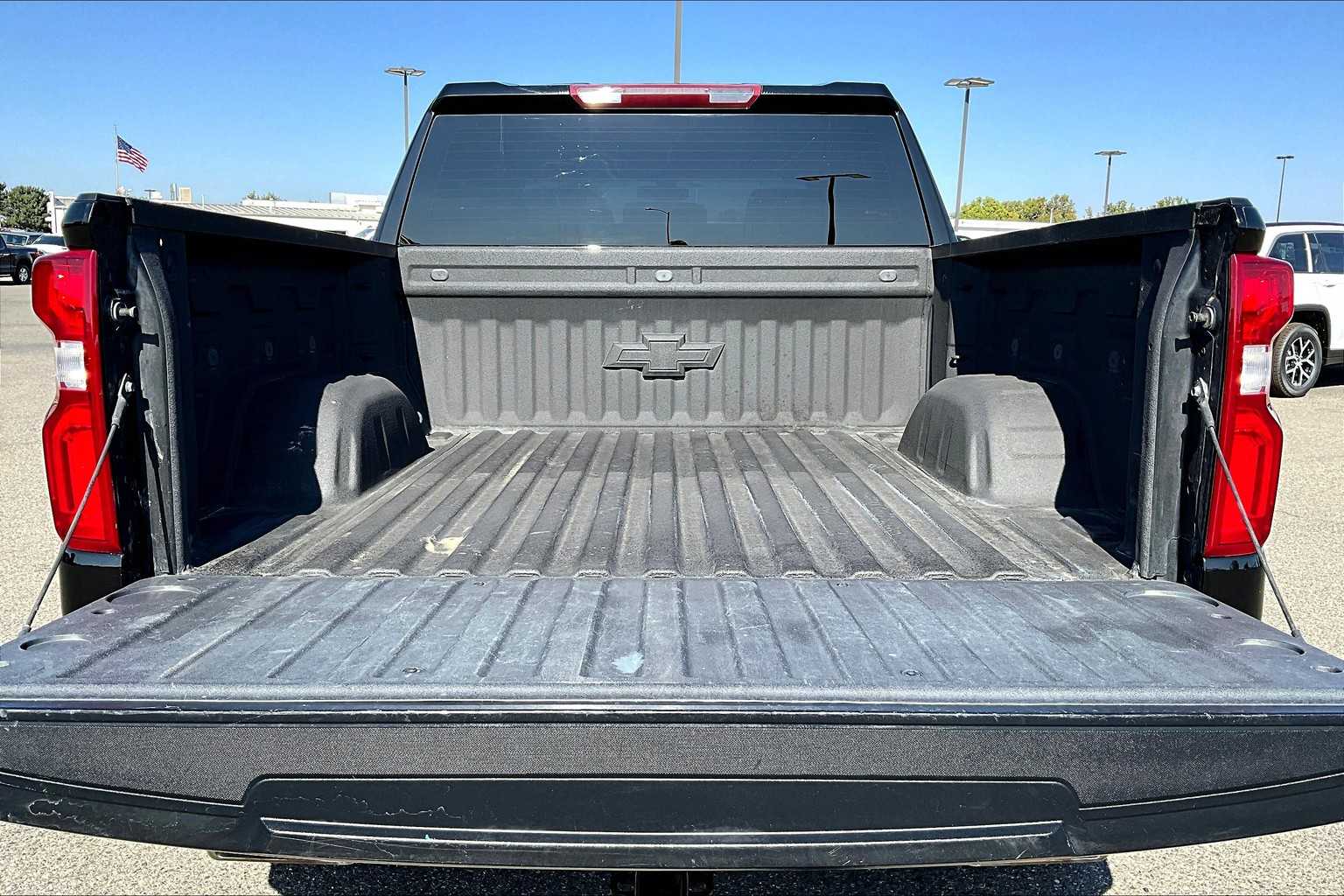 Thumbnail: 2022 Chevrolet Silverado 1500 - 18