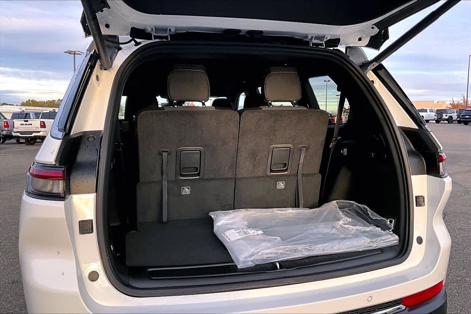 Thumbnail: 2025 Jeep Grand Cherokee - 19