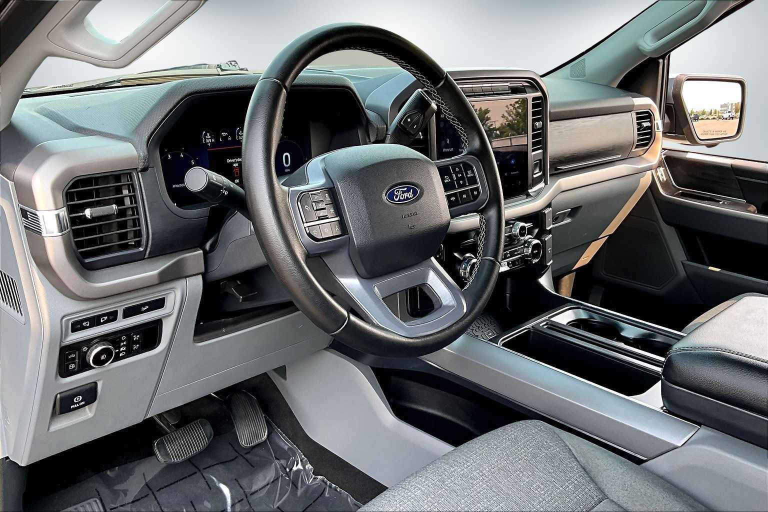 2024 Ford F-150 XLT photo 2