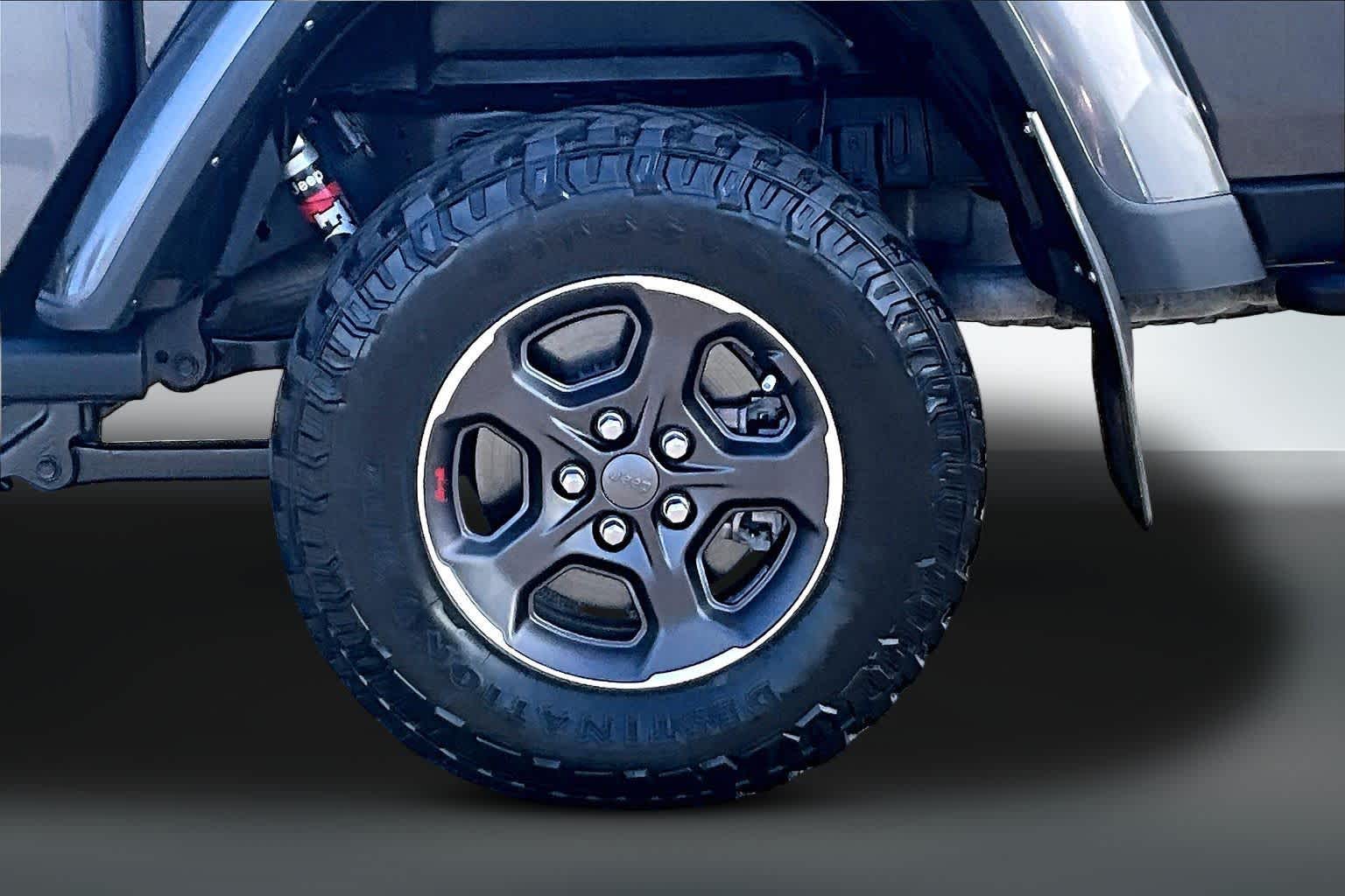 Thumbnail: 2021 Jeep Gladiator - 32