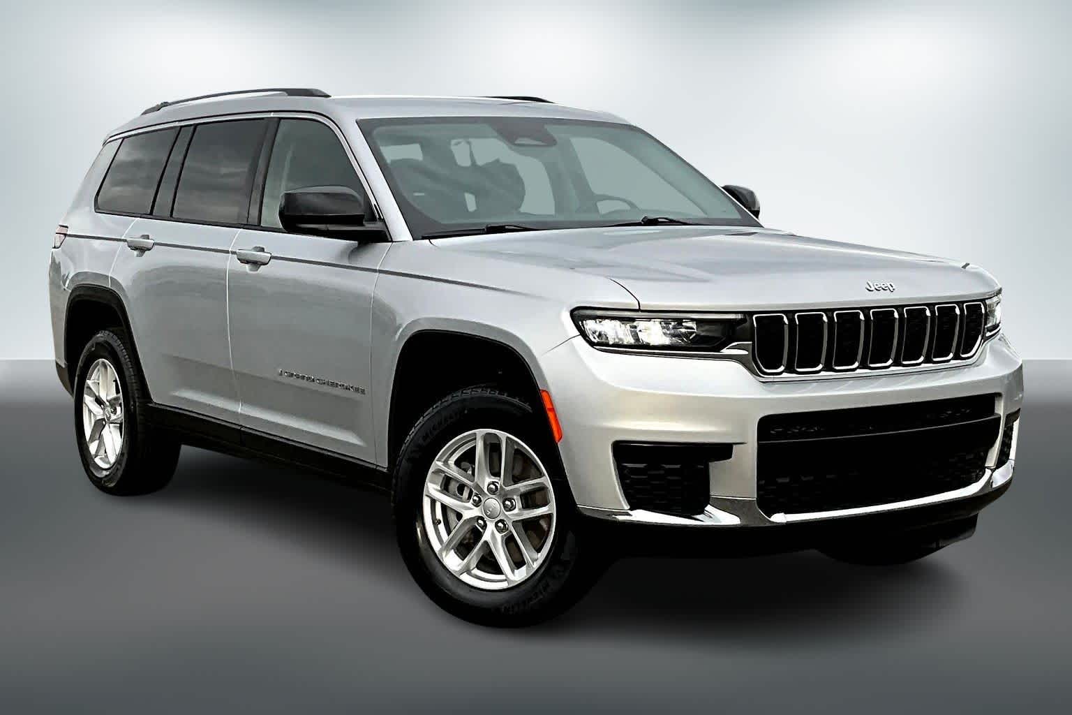 Thumbnail: 2023 Jeep Grand Cherokee - 21