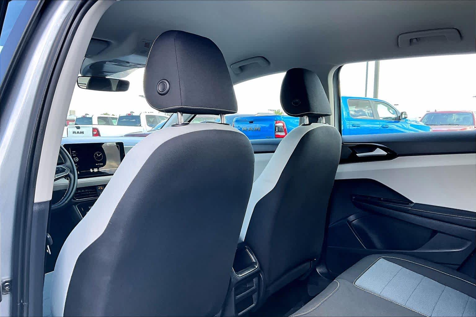 Thumbnail: 2025 Volkswagen Taos - 12