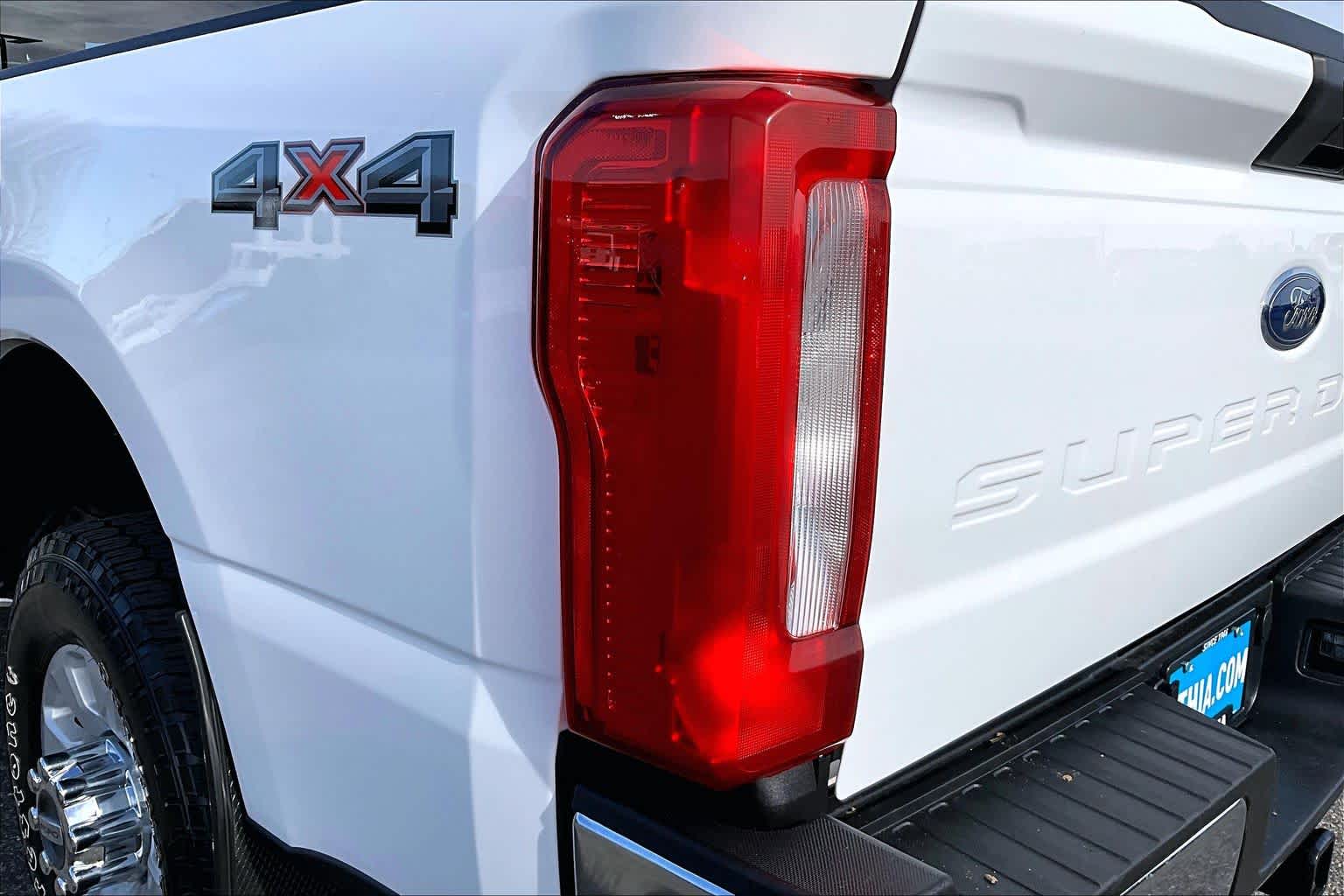 Thumbnail: 2024 Ford Econoline - 32