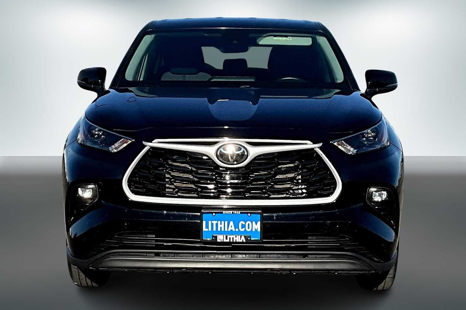 Thumbnail: 2024 Toyota Highlander - 6