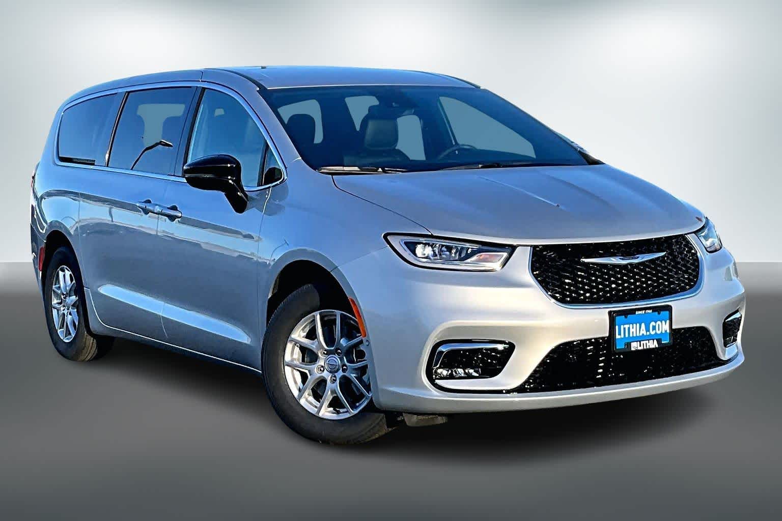 Thumbnail: 2026 Chrysler Pacifica - 22