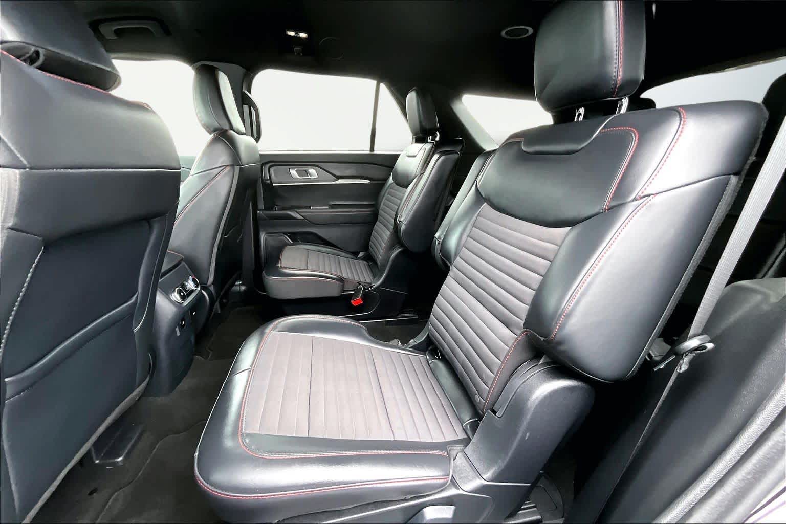 Thumbnail: 2025 Ford Explorer - 28