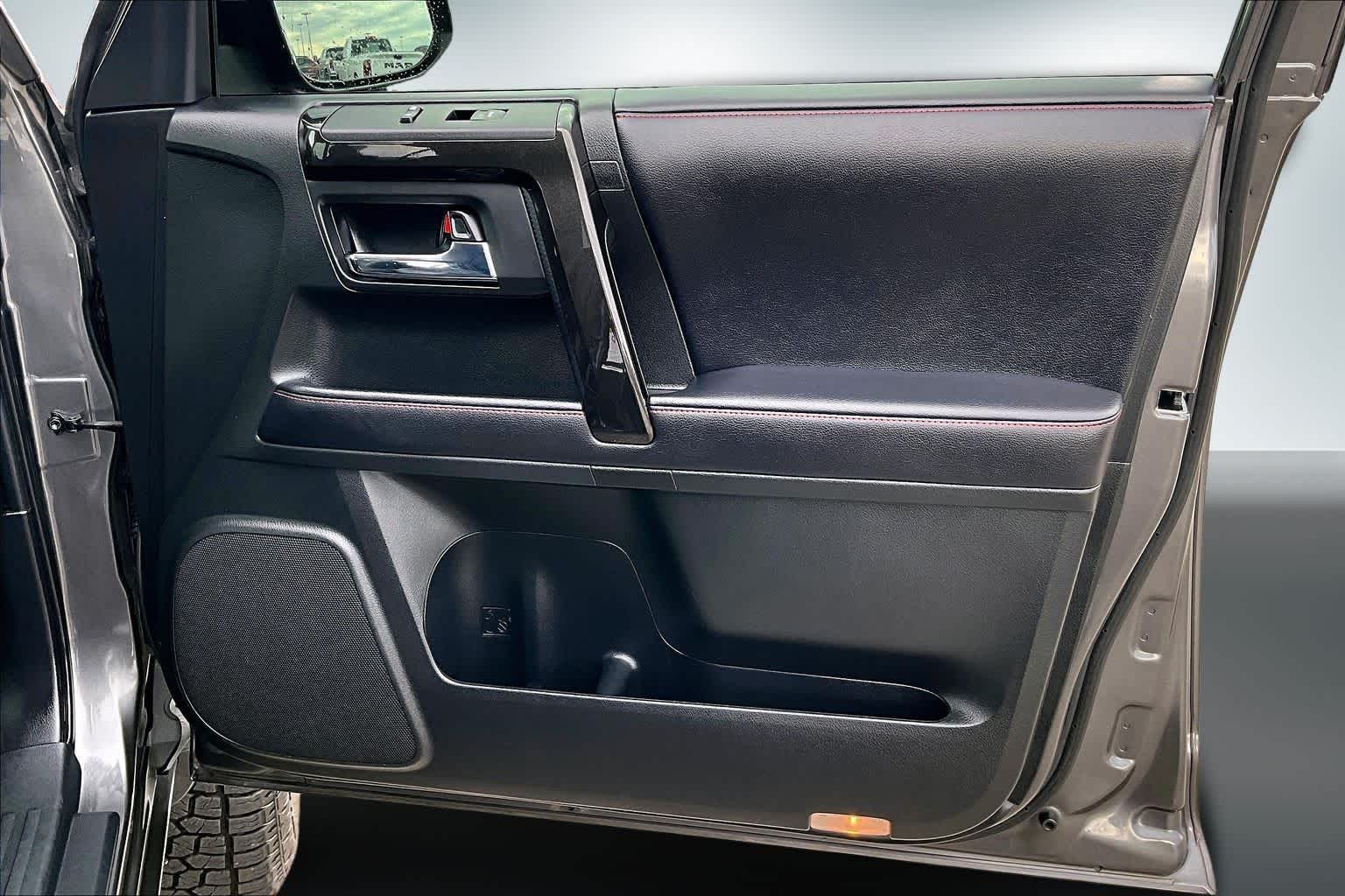 Thumbnail: 2019 Toyota 4Runner - 28