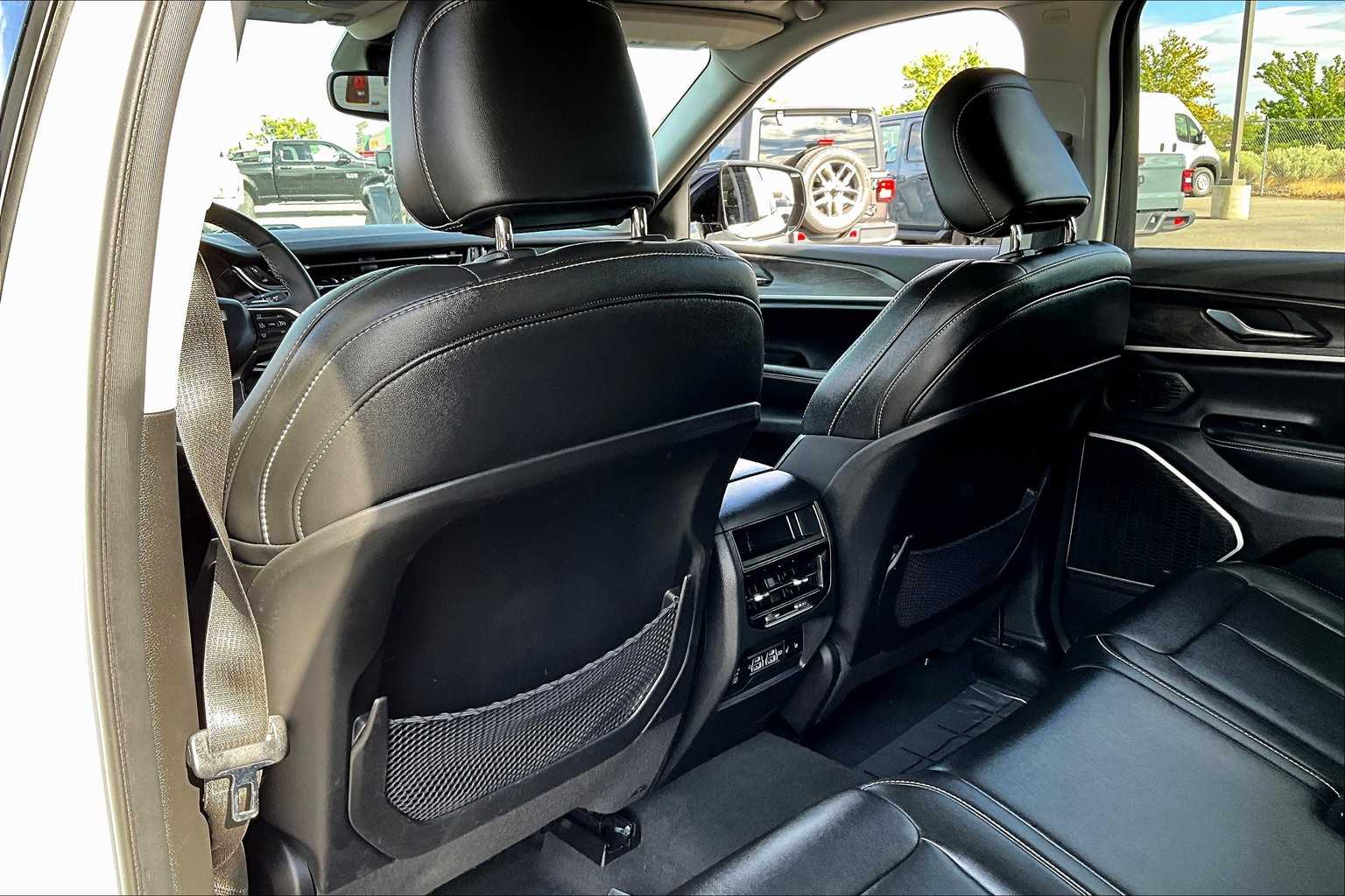 Thumbnail: 2024 Jeep Grand Cherokee - 12