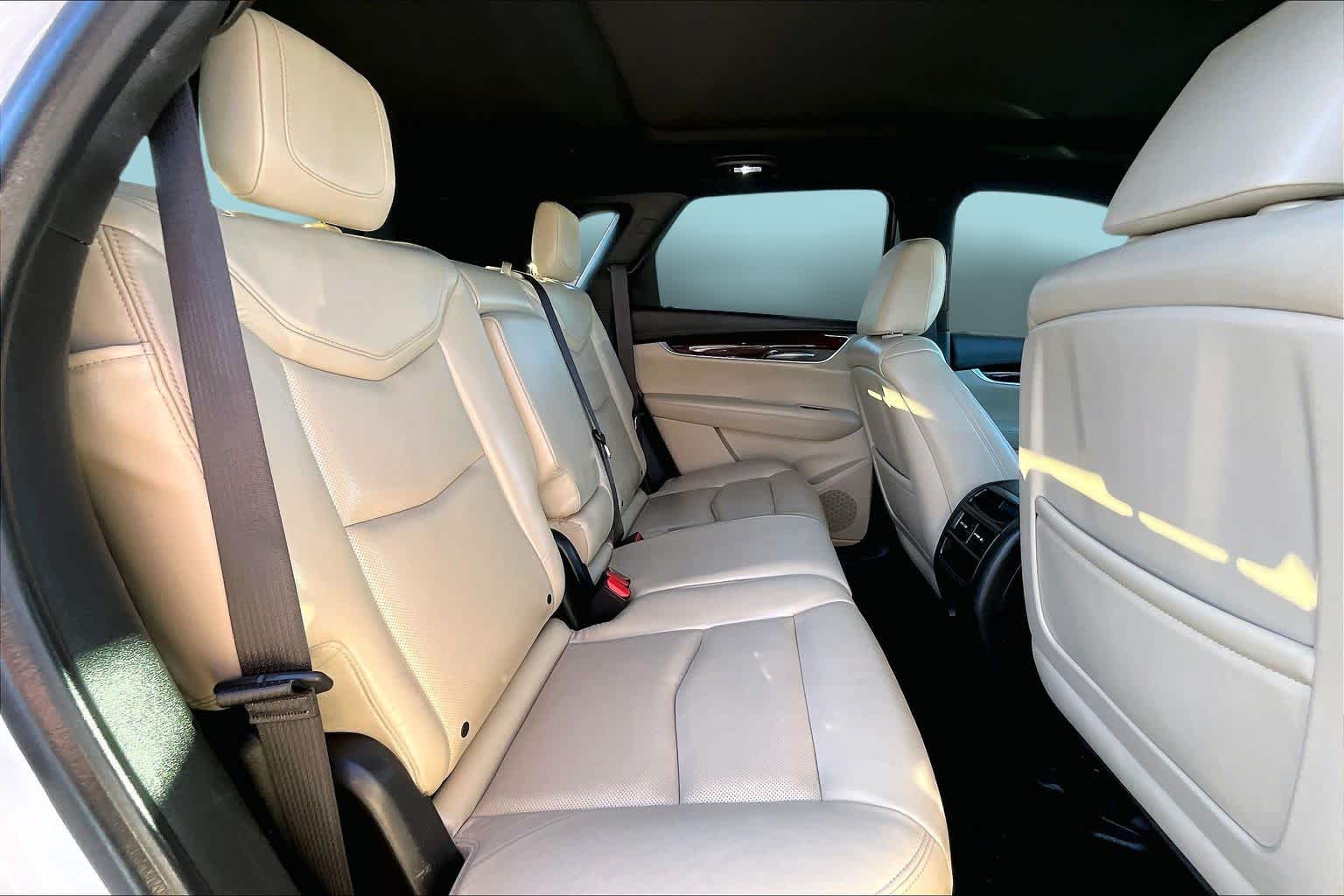 Thumbnail: 2017 Cadillac XT5 - 30