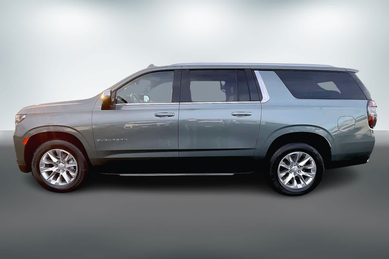 Thumbnail: 2023 Chevrolet Suburban - 3