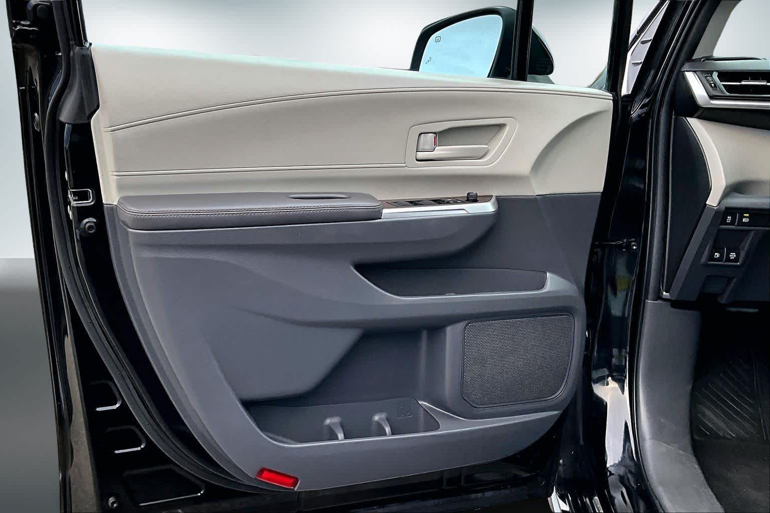 Thumbnail: 2024 Toyota Sienna - 27