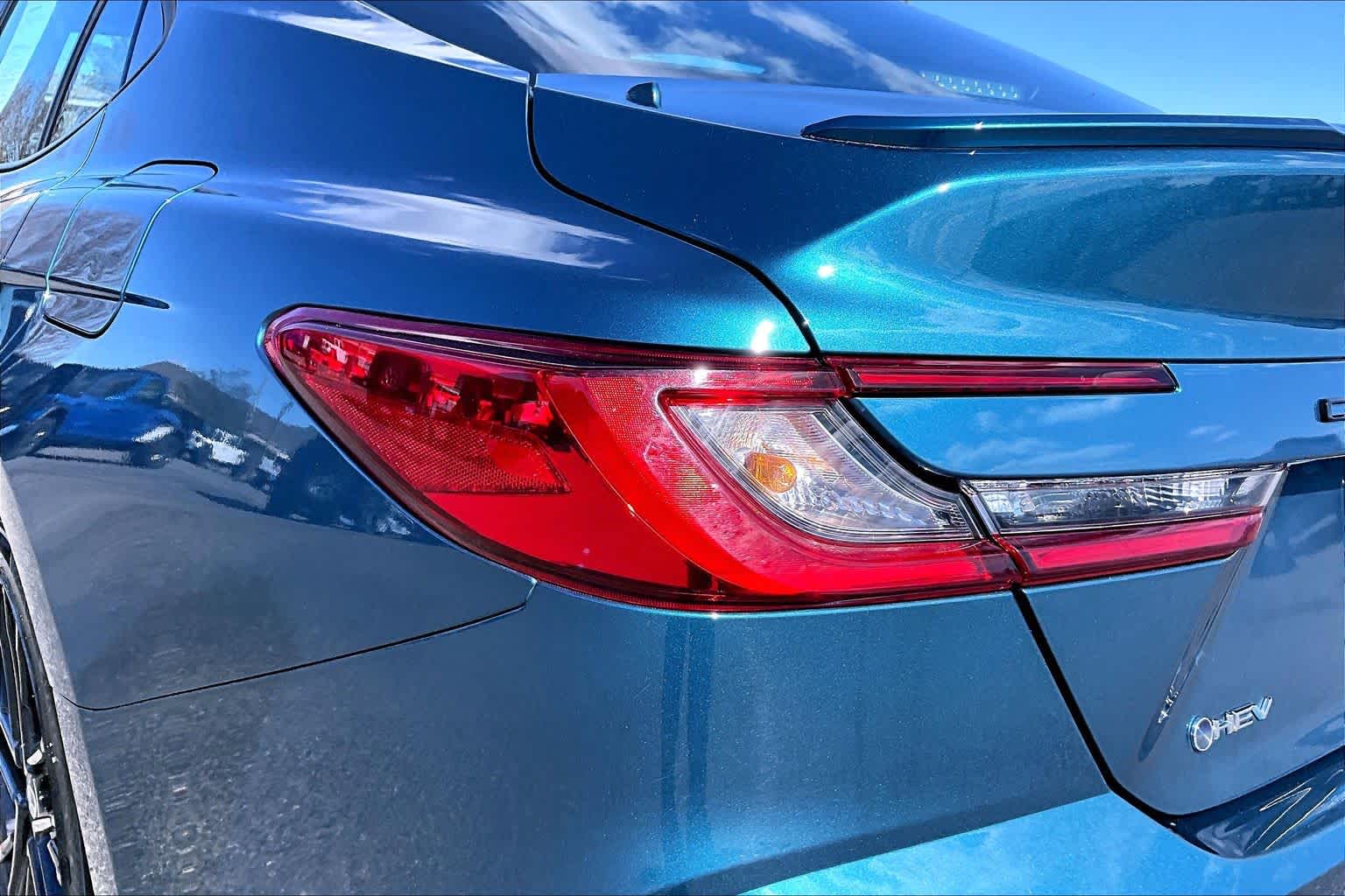 Thumbnail: 2025 Toyota Camry - 32