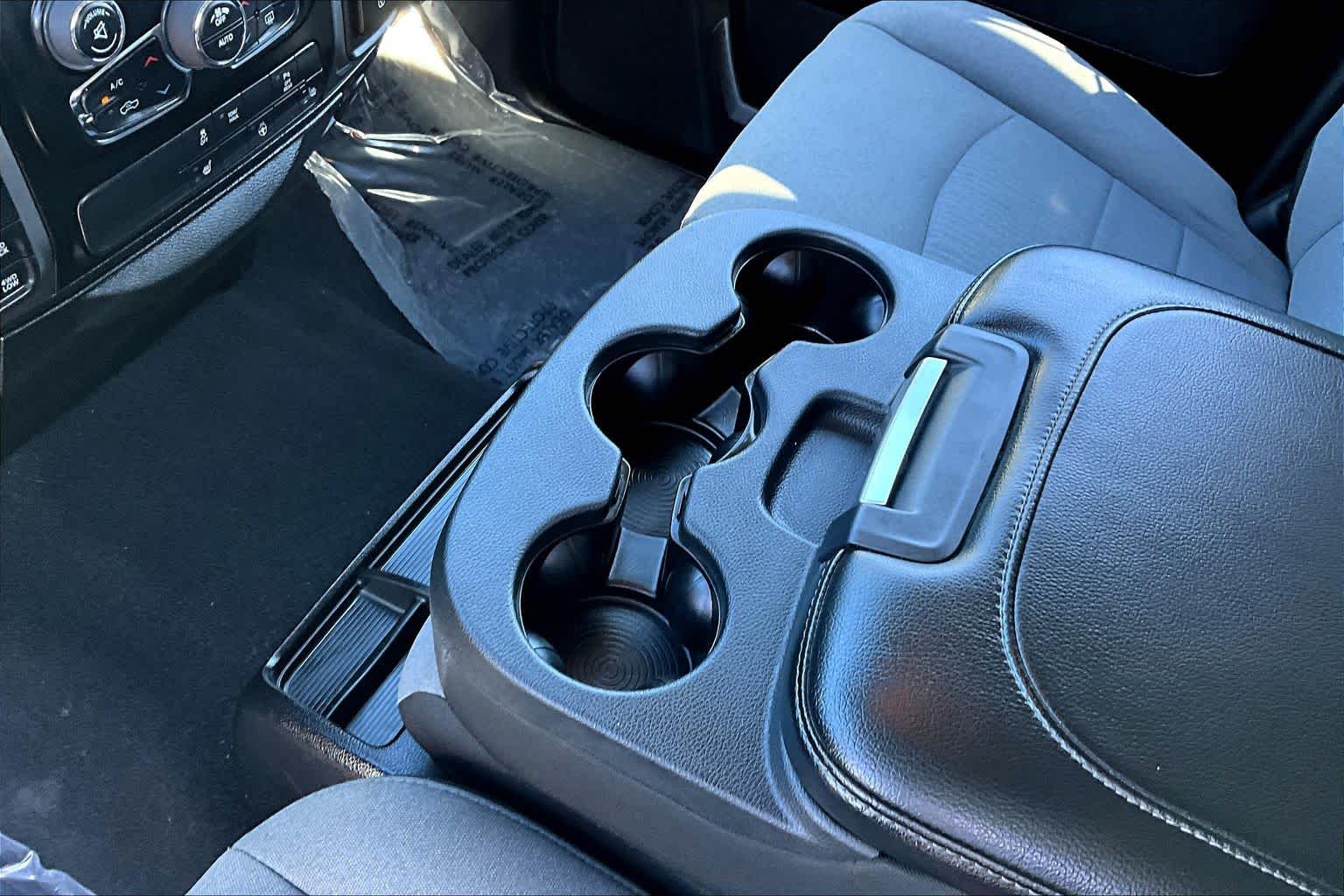 Thumbnail: 2022 RAM 1500 Classic - 16