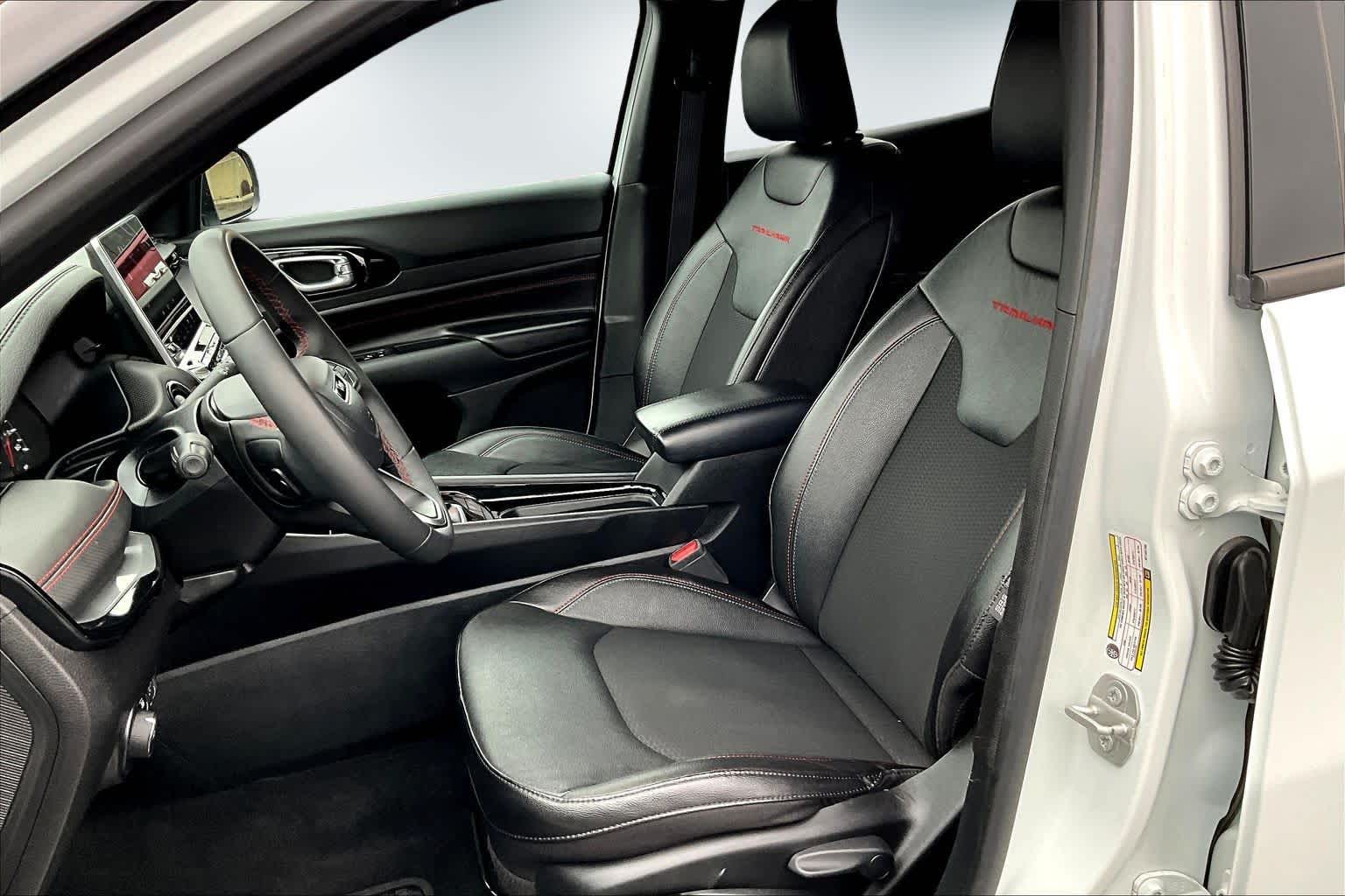 Thumbnail: 2024 Jeep Compass - 11