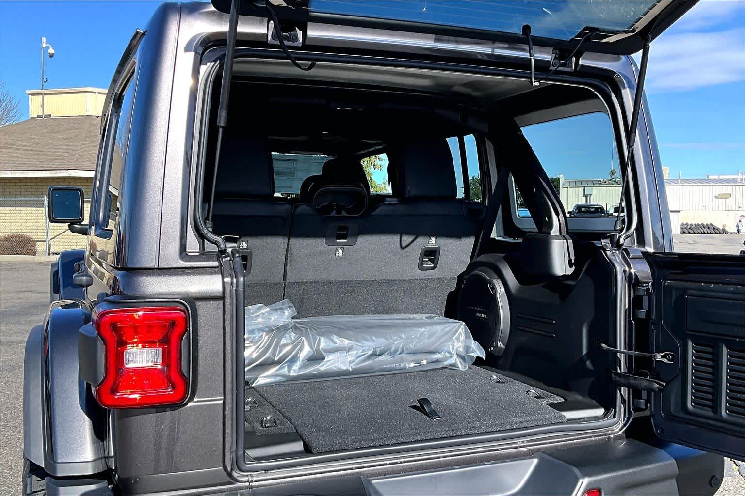 Thumbnail: 2026 Jeep Wrangler - 17