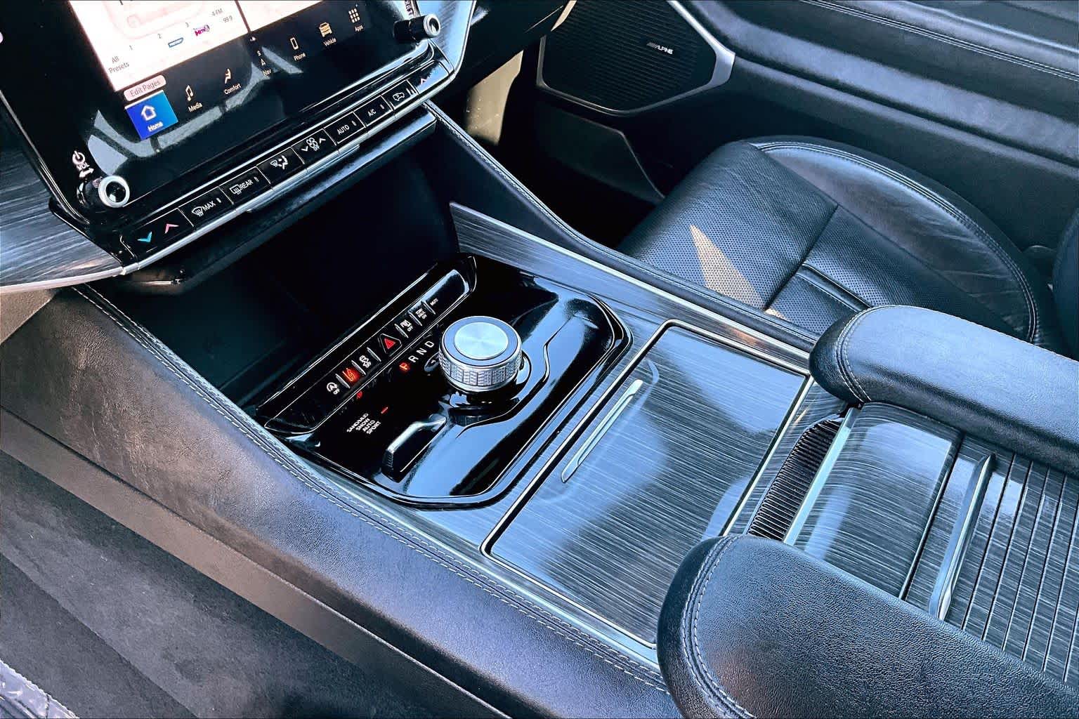 Thumbnail: 2024 Jeep Wagoneer - 16